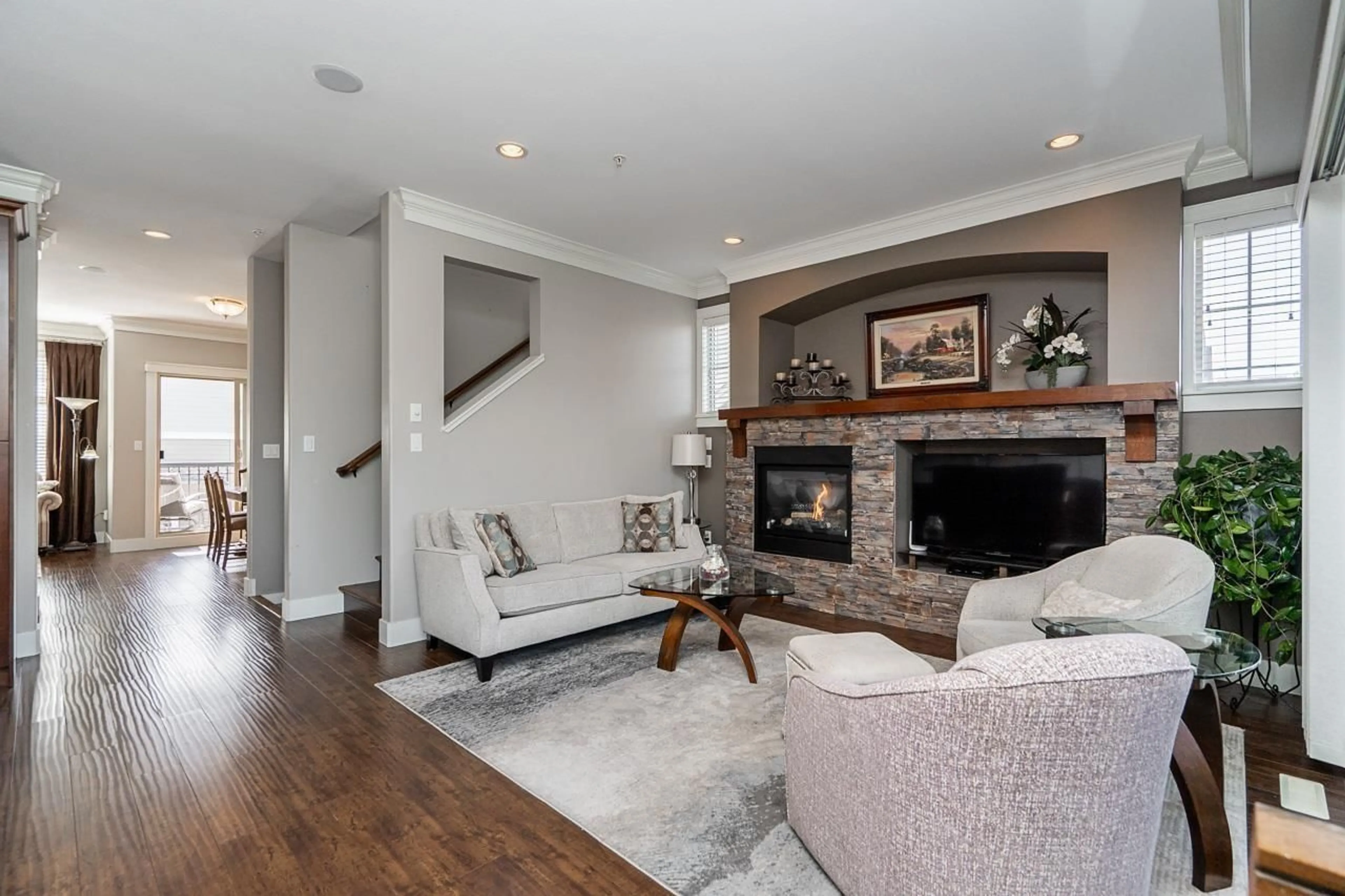 Living room with furniture, unknown for 31 - 22225 50, Langley British Columbia V2Y0G7