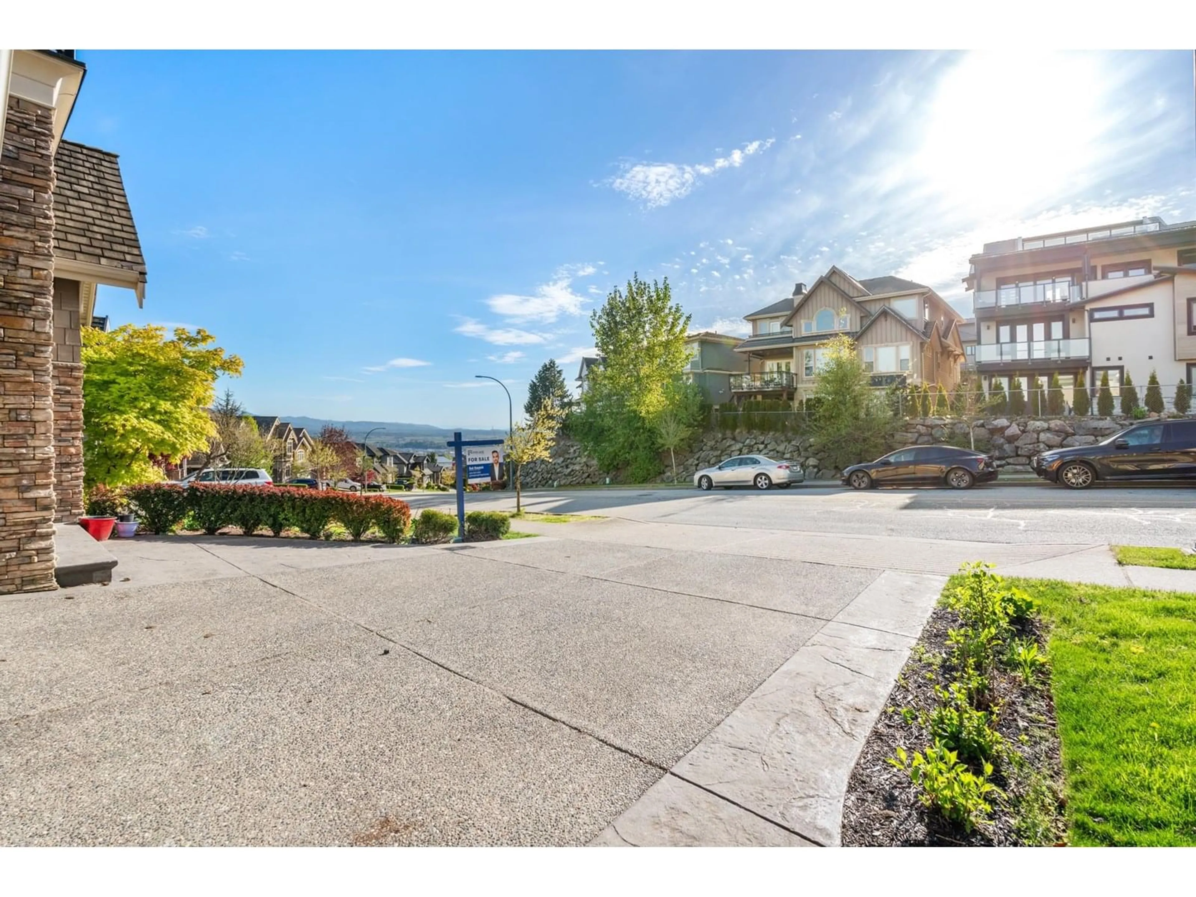 A pic from outside/outdoor area/front of a property/back of a property/a pic from drone, water/lake/river/ocean view for 2722 EAGLE MOUNTAIN, Abbotsford British Columbia V3G0C4
