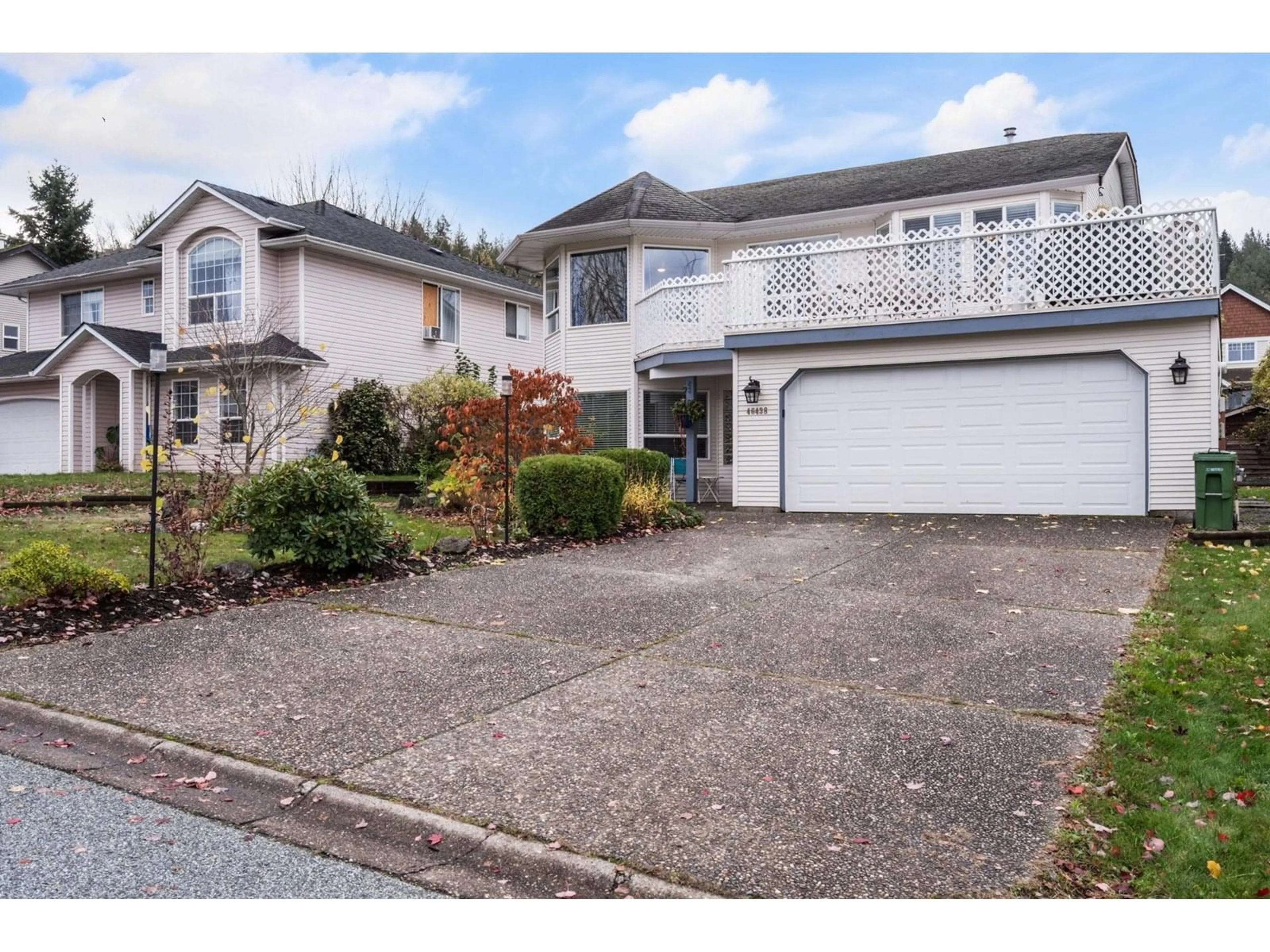 A pic from outside/outdoor area/front of a property/back of a property/a pic from drone, street for 46438 FERGUSON PLACE, Chilliwack British Columbia V2R5L6