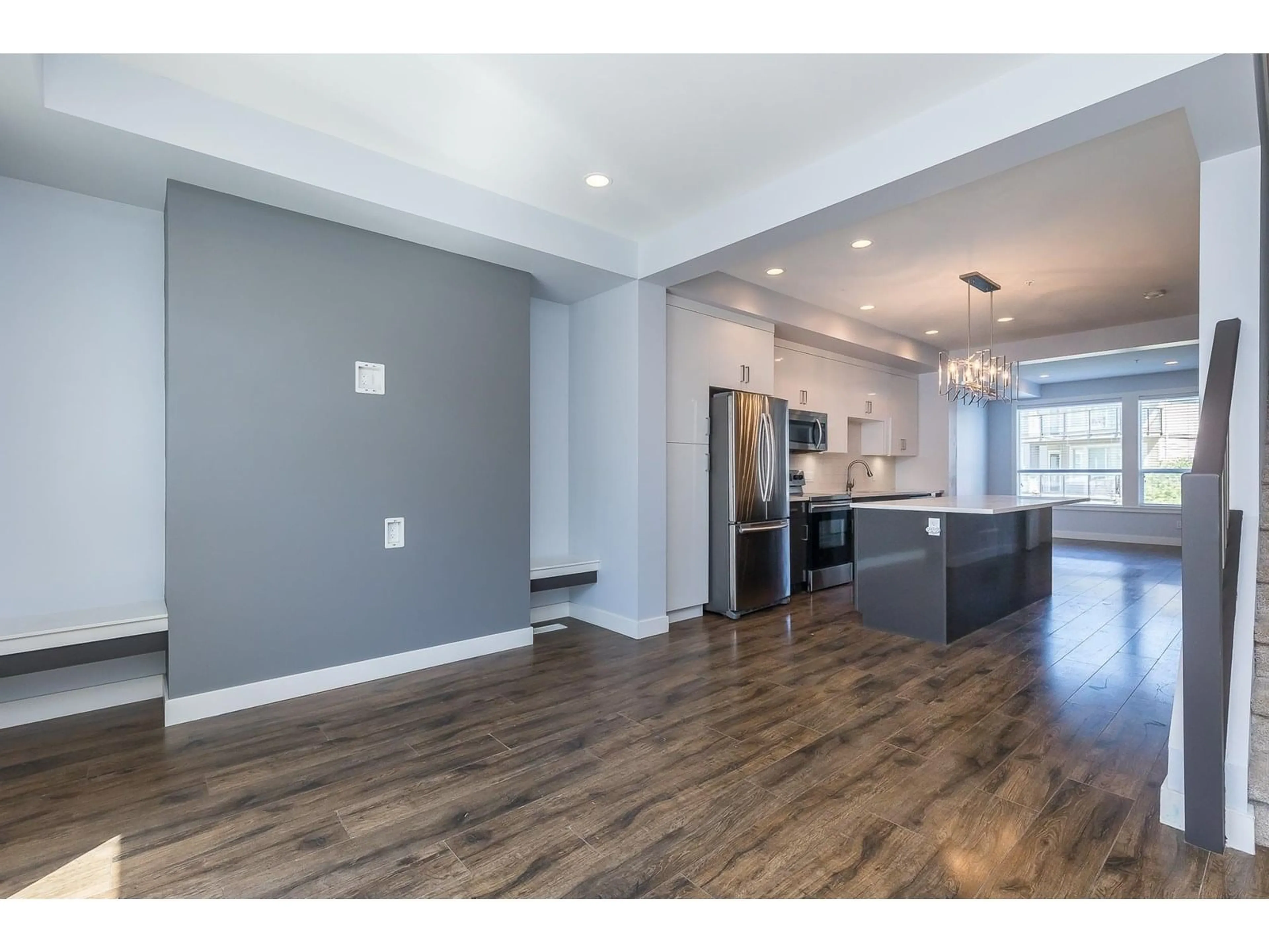 Open concept kitchen, wood/laminate floor for 26 - 8413 MIDTOWN WAY, Chilliwack British Columbia V2P0G7