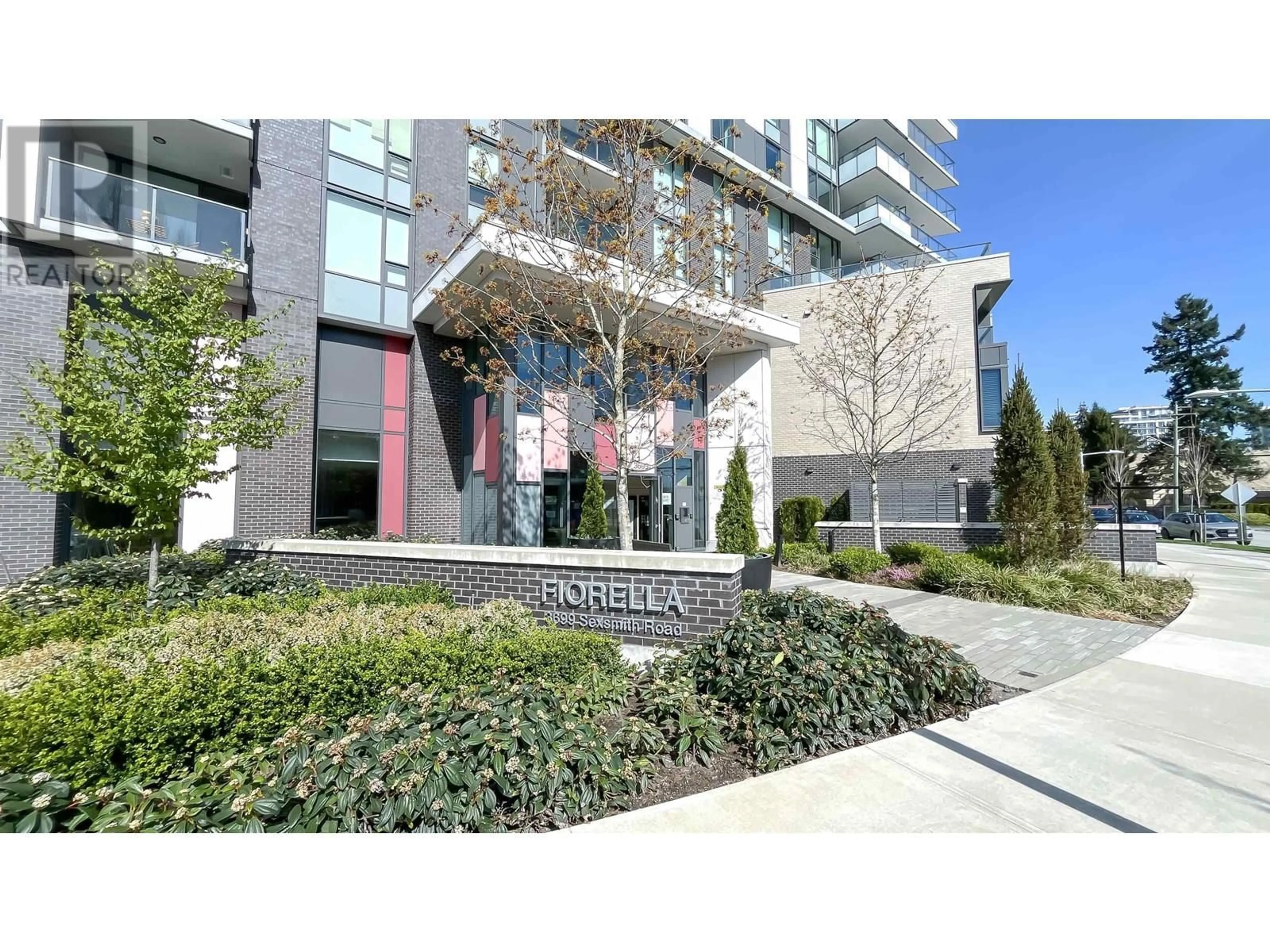 Indoor foyer for 416 - 3699 SEXSMITH ROAD, Richmond British Columbia V6X0W4