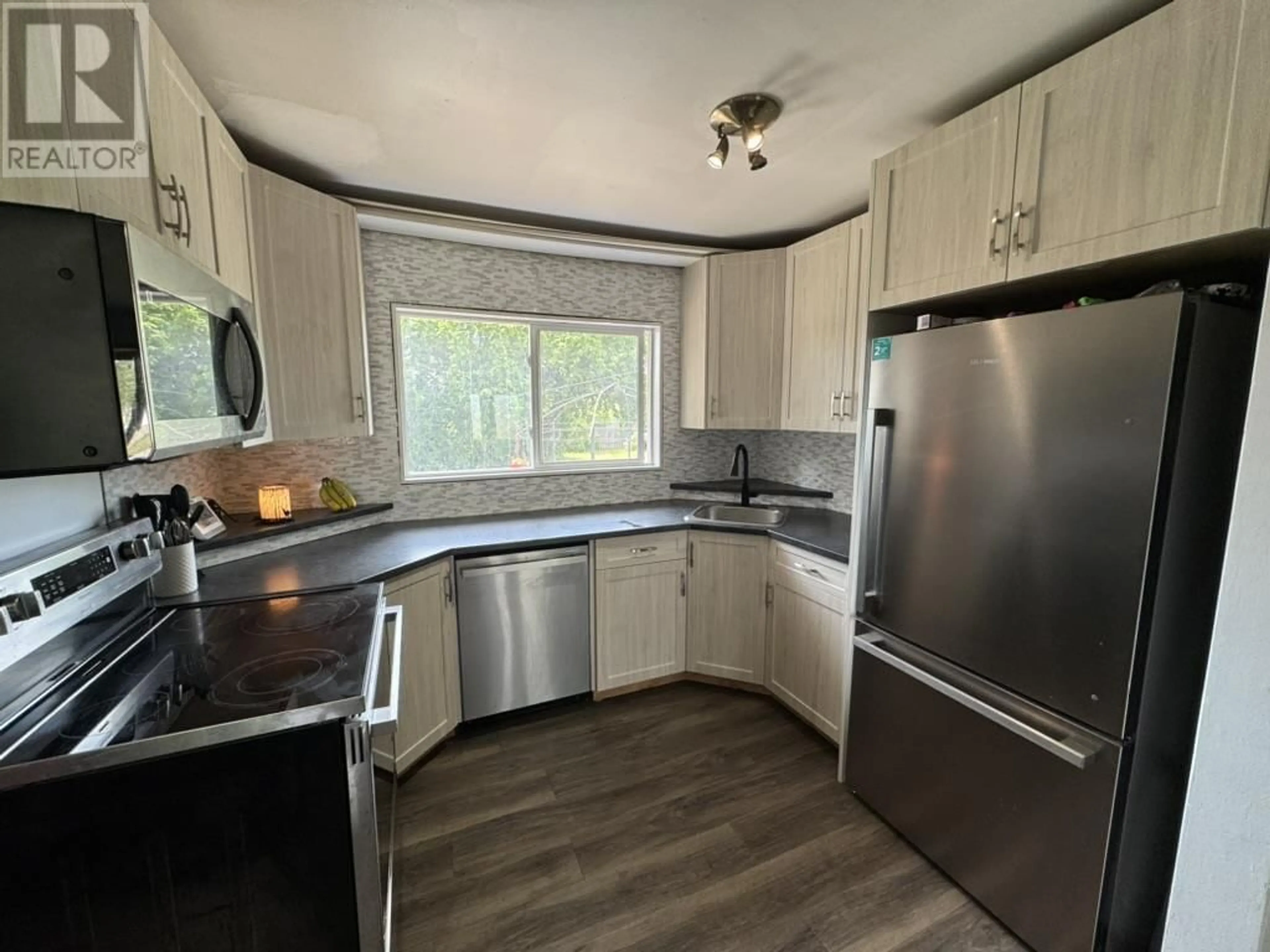 Standard kitchen, unknown for 9615 104 AVENUE, Fort St. John British Columbia V1J2K1