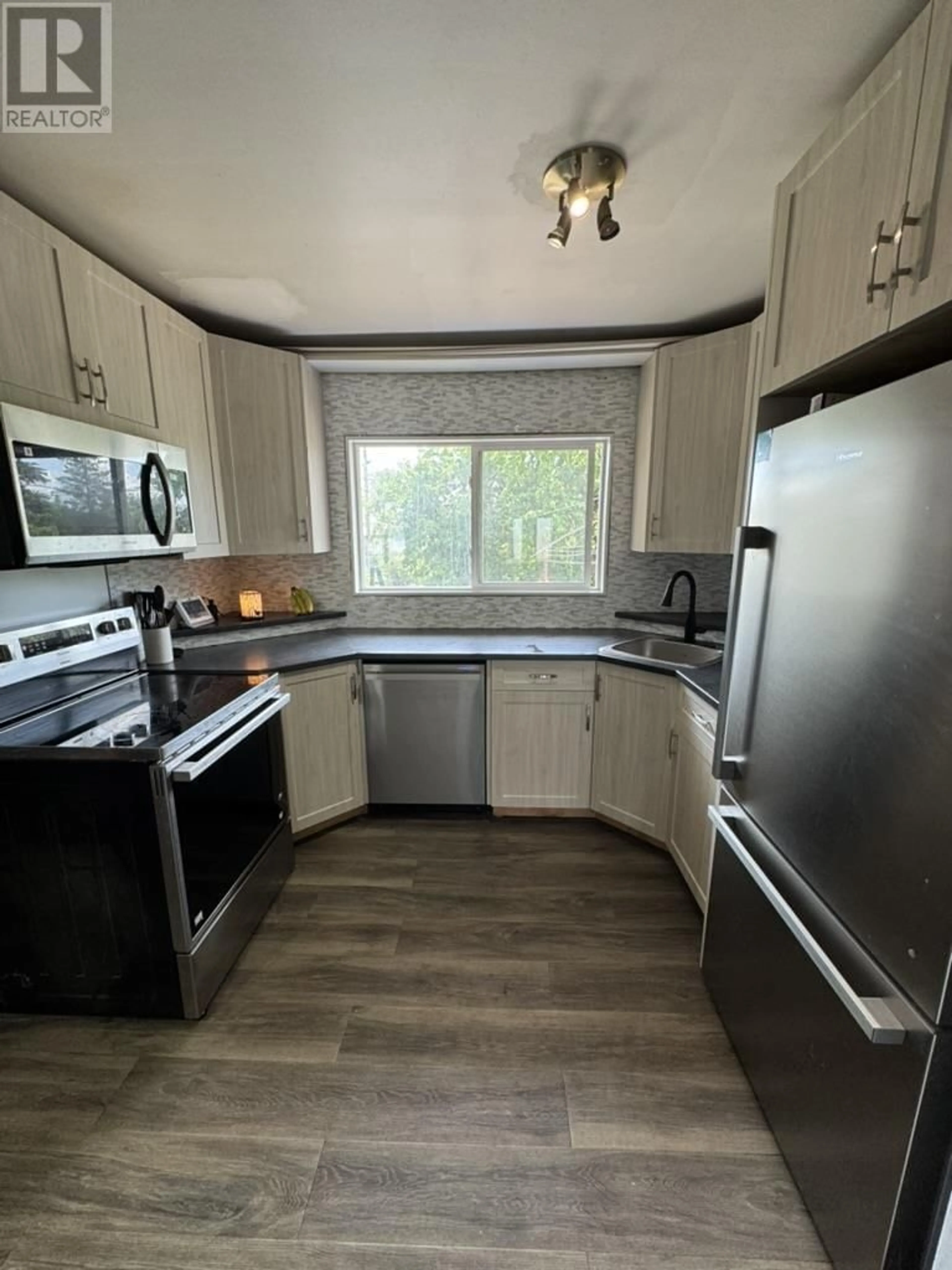 Standard kitchen, unknown for 9615 104 AVENUE, Fort St. John British Columbia V1J2K1