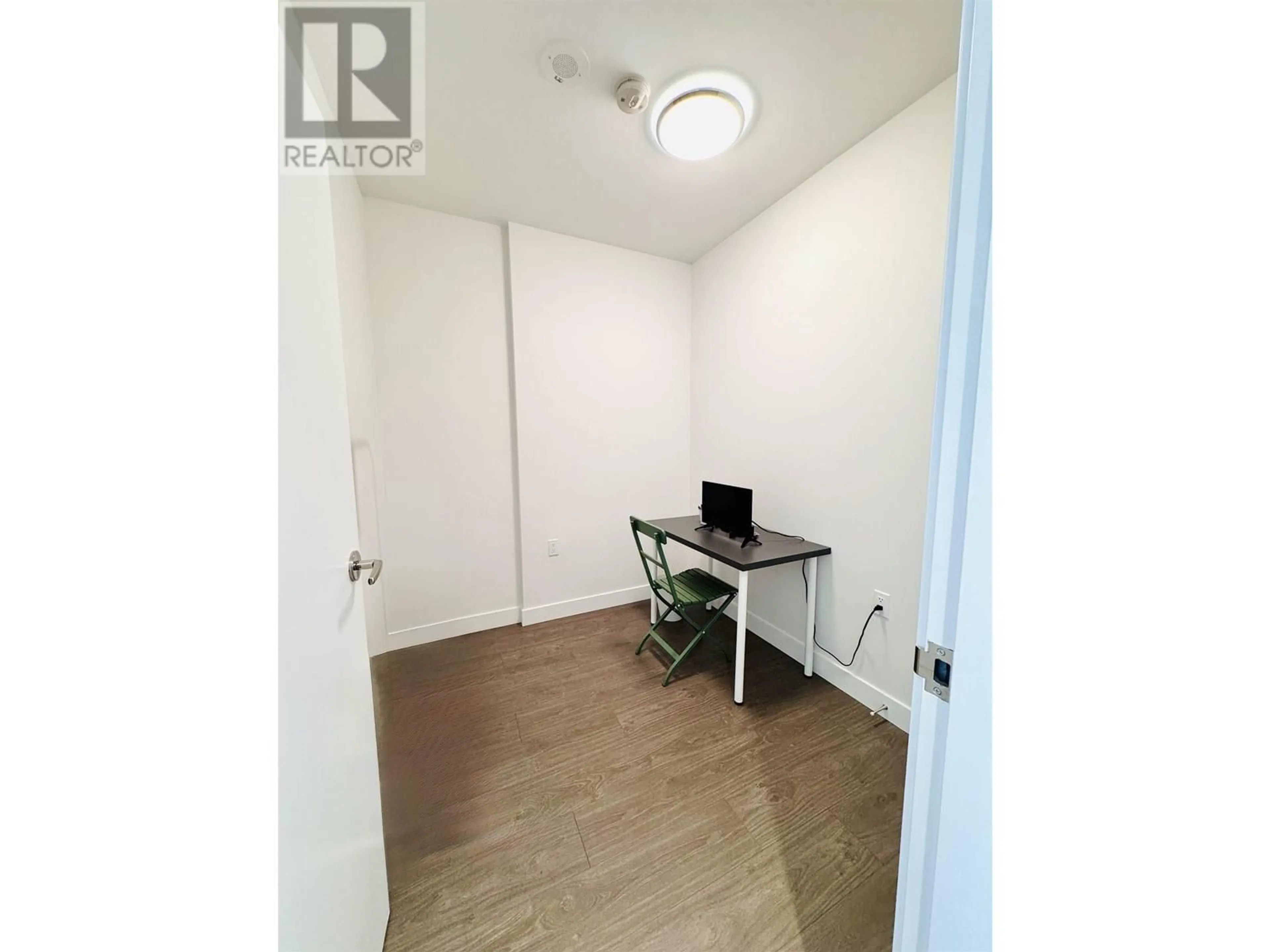 A pic of a room for 1510 - 8133 COOK ROAD, Richmond British Columbia V6Y0L7
