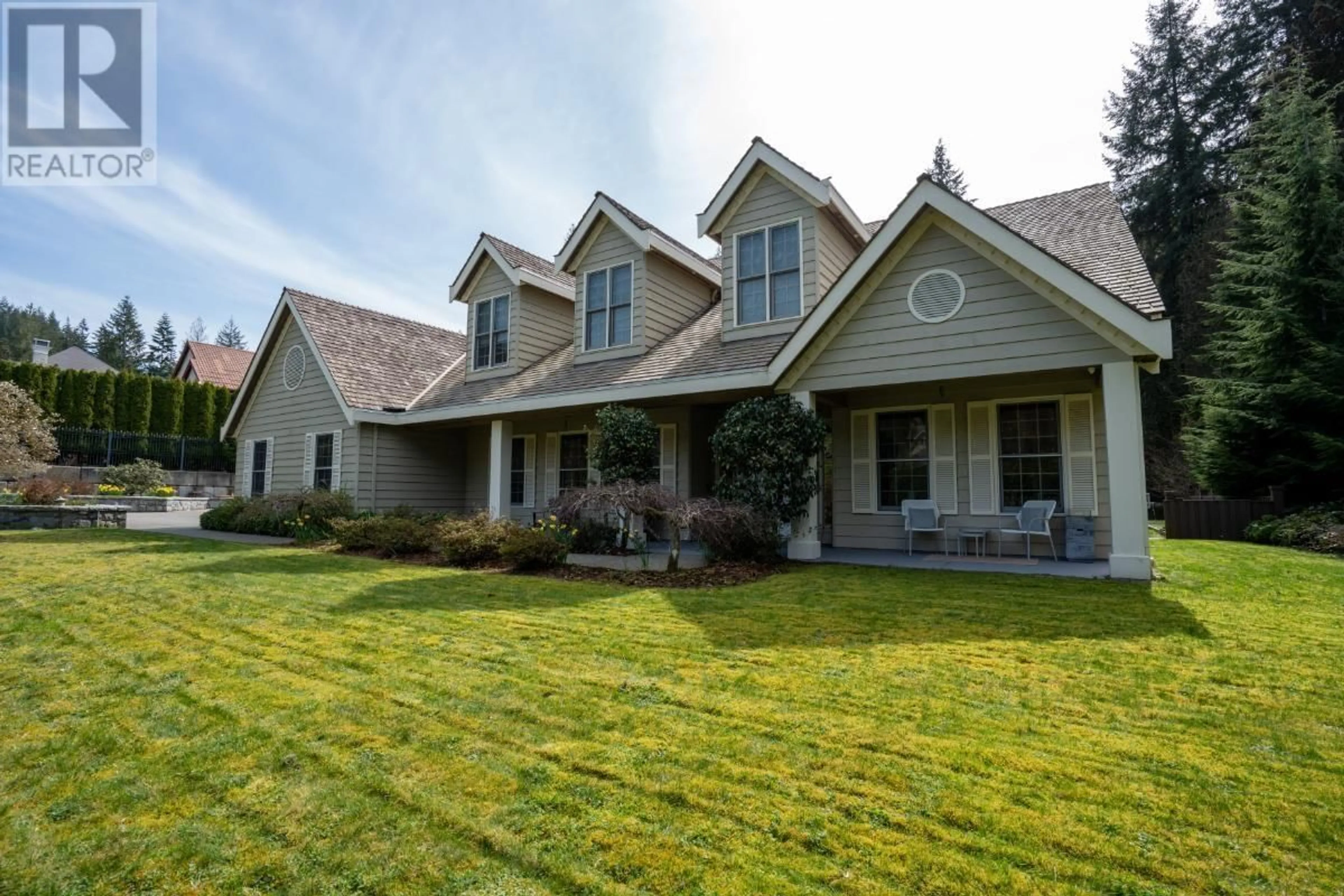 Home with vinyl exterior material, street for 120 STRONG ROAD, Anmore British Columbia V3H5E9
