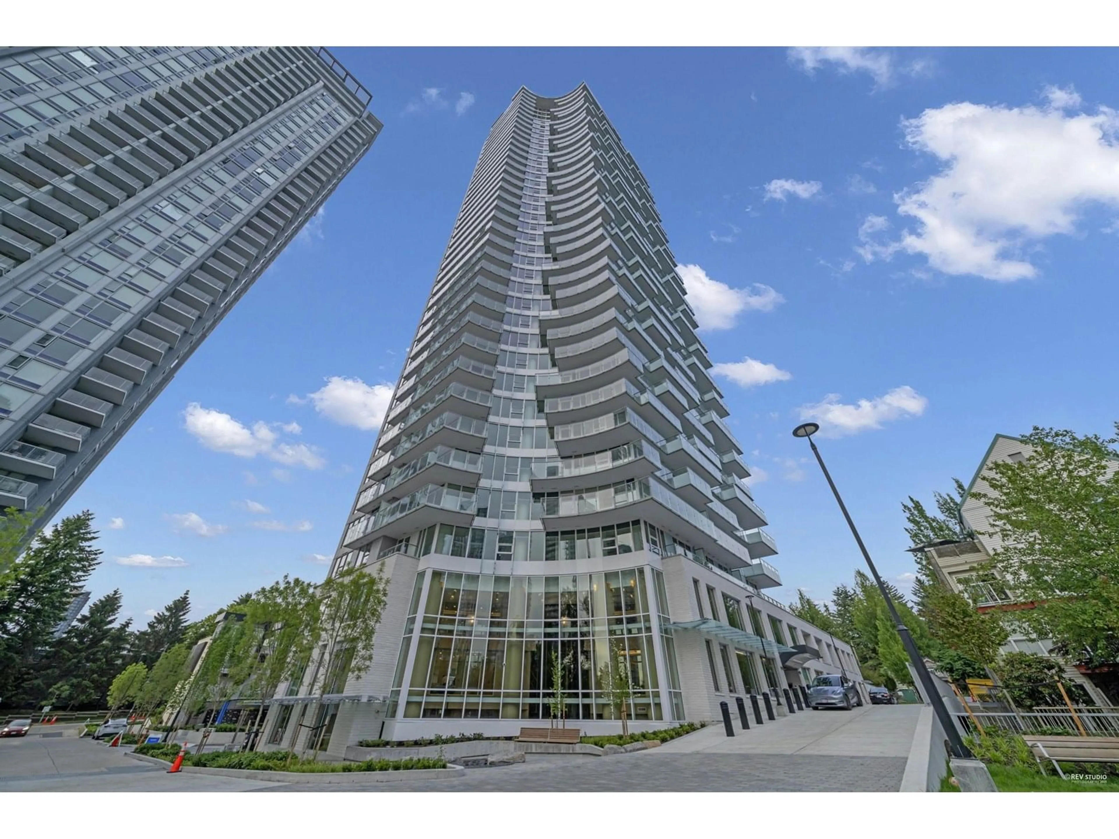 Indoor foyer for 3504 - 13768 100, Surrey British Columbia V3T5X7