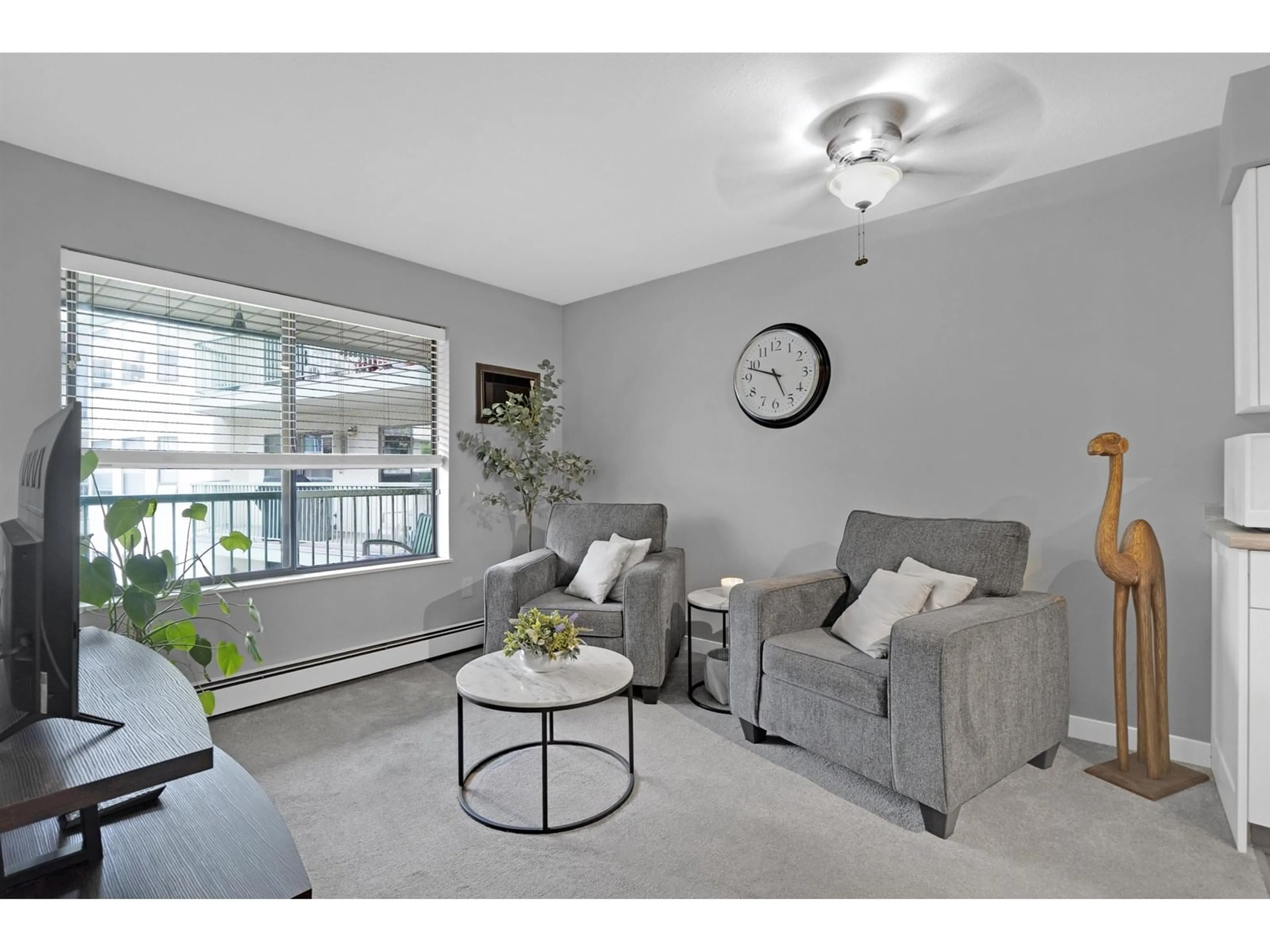 Living room with furniture, unknown for 302 - 2678 MCCALLUM, Abbotsford British Columbia V2S6X3