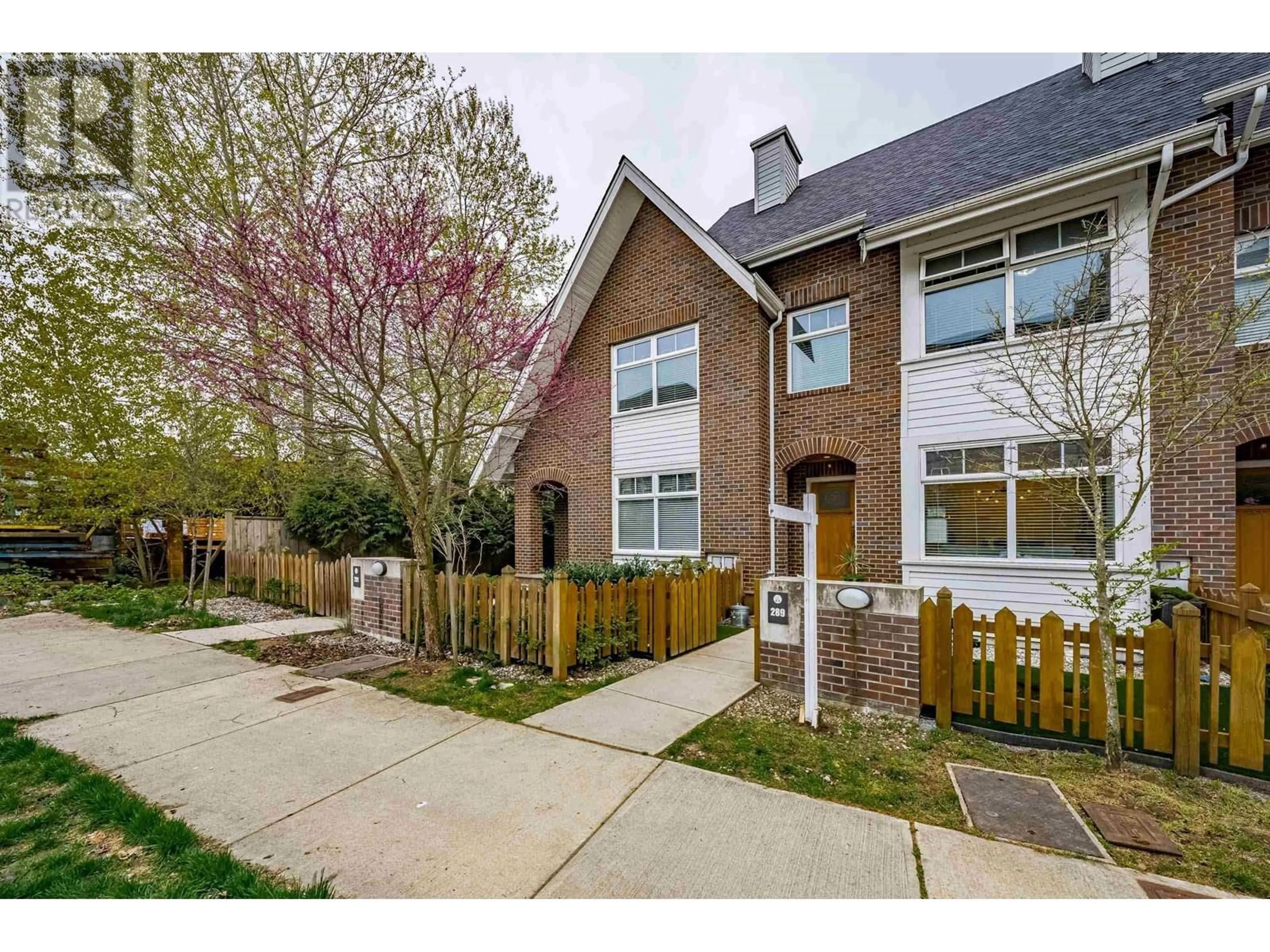 Home with brick exterior material, street for 289 SALTER STREET, New Westminster British Columbia V3M0J3