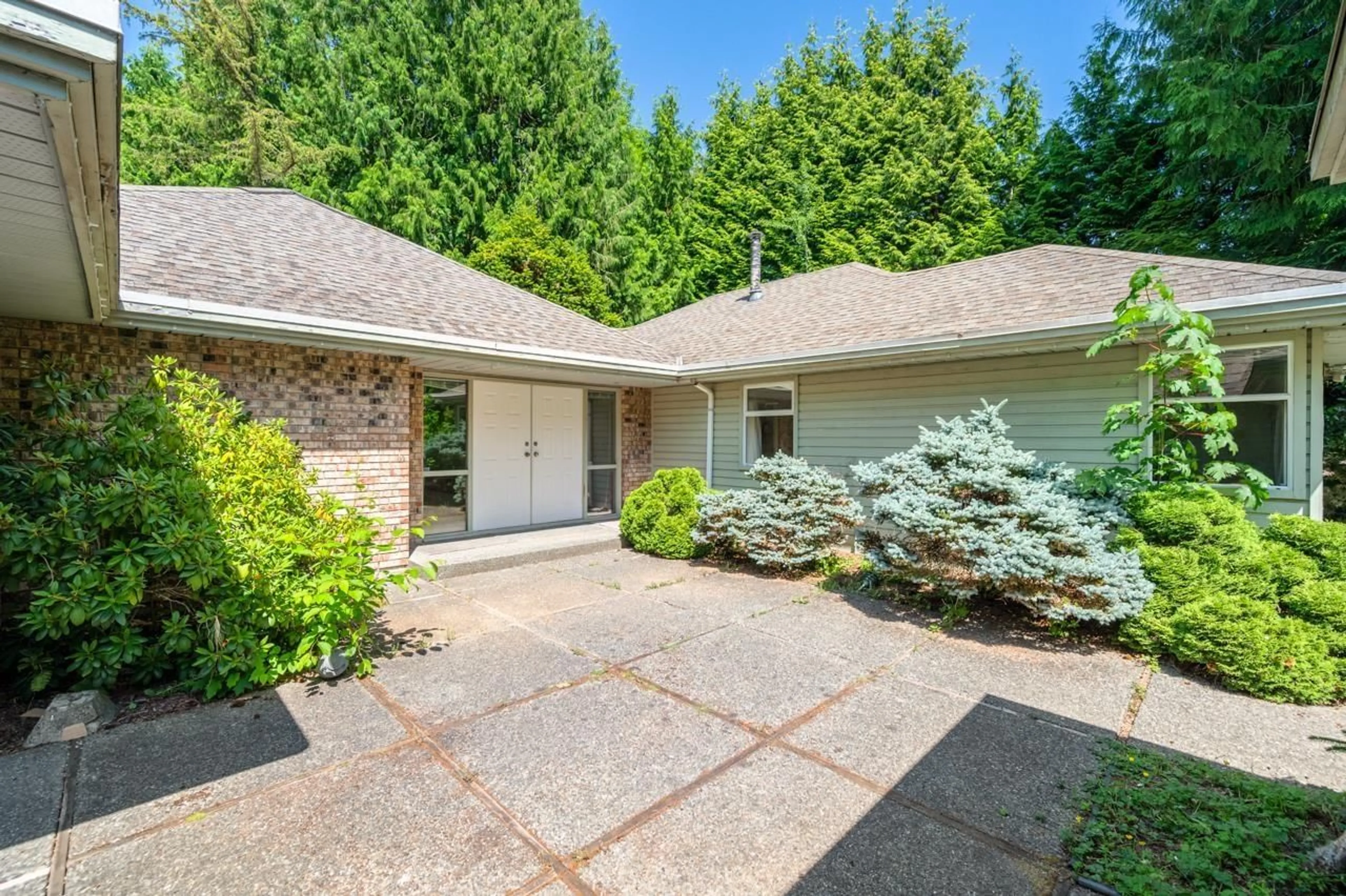 Unknown for 13553 25, Surrey British Columbia V4P1Z7