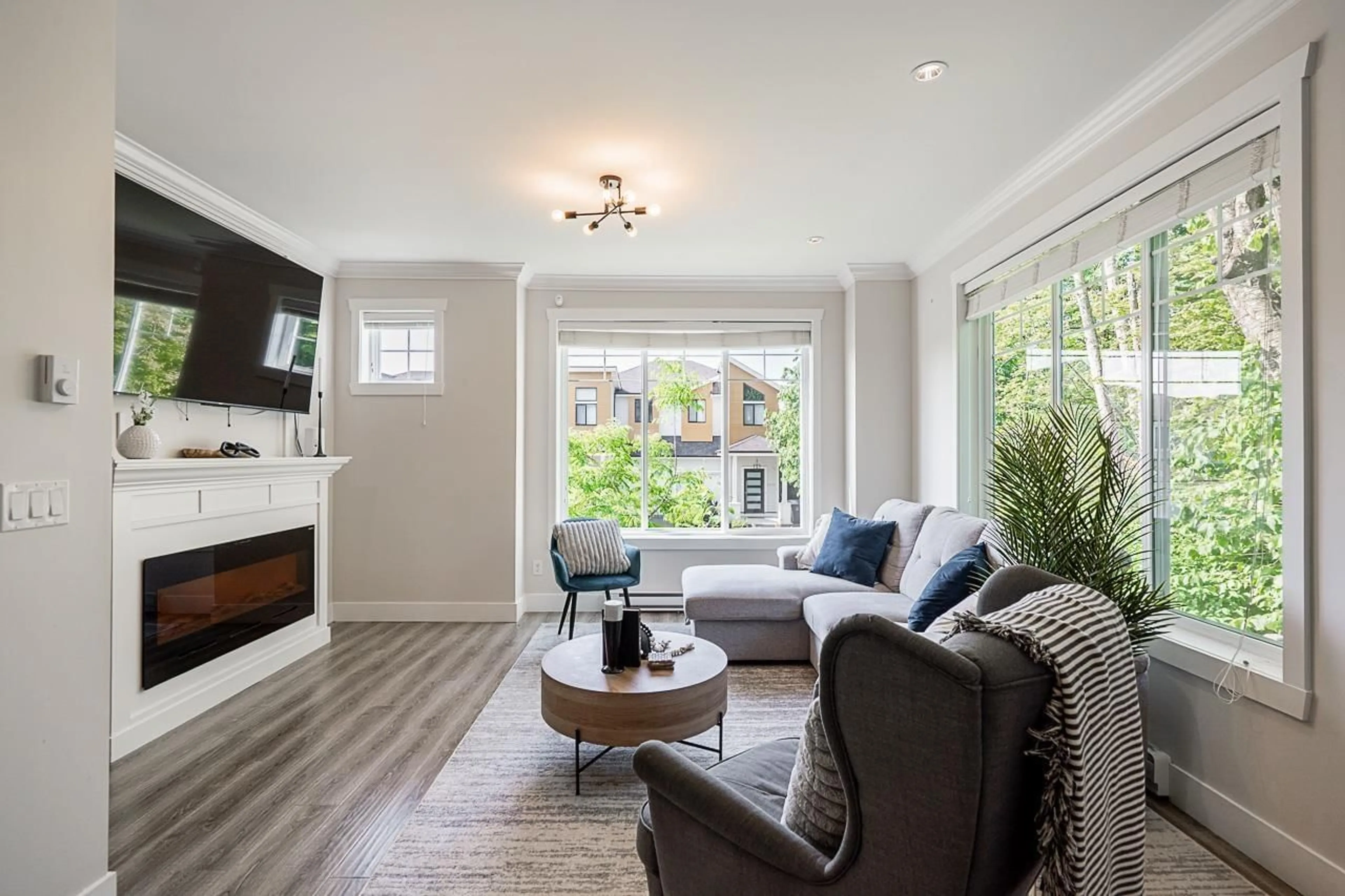 Living room with furniture, unknown for 16 - 8747 162, Surrey British Columbia V4N6R1