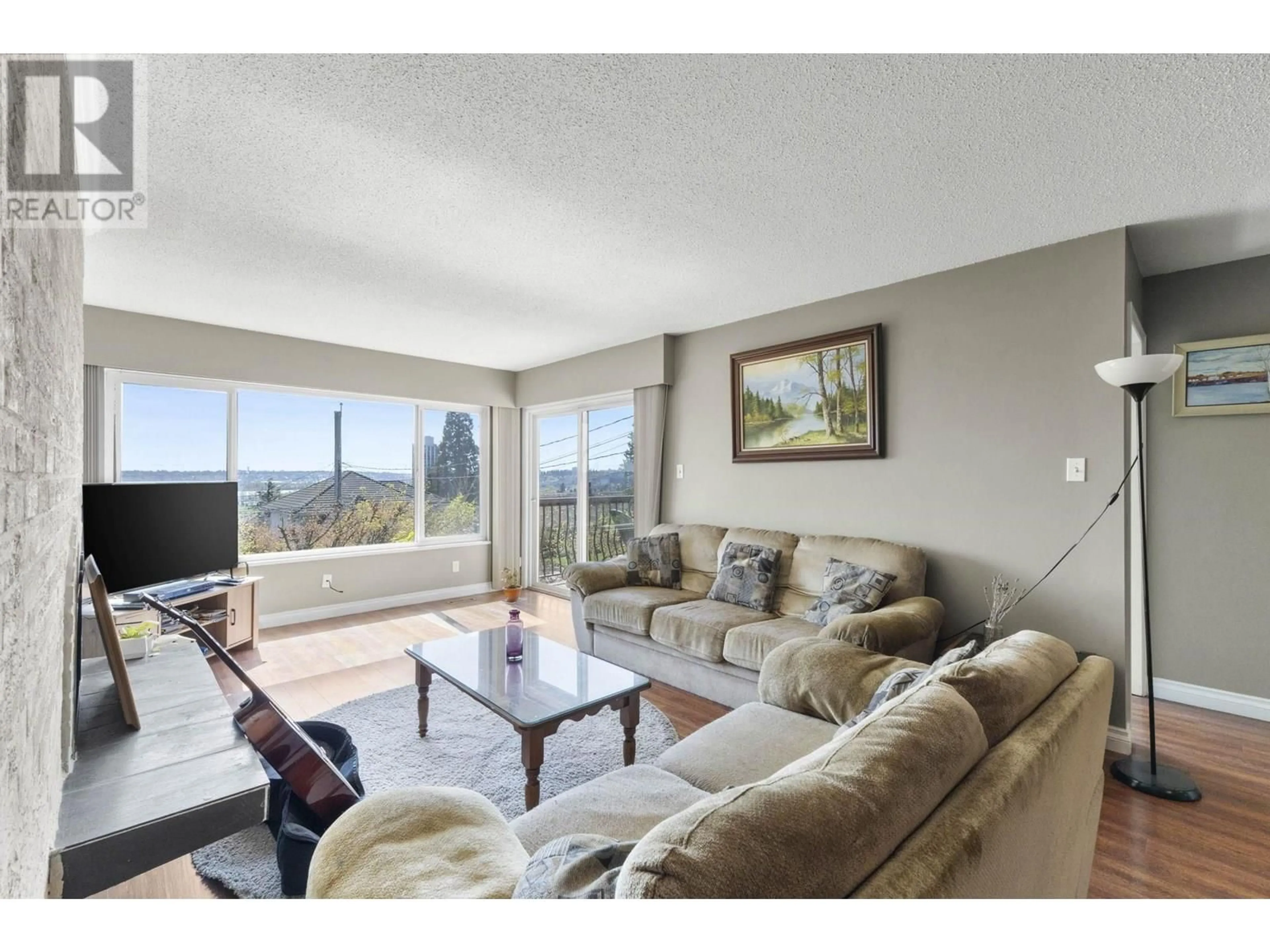 Living room with furniture, unknown for 945 DELESTRE AVENUE, Coquitlam British Columbia V3K2G7