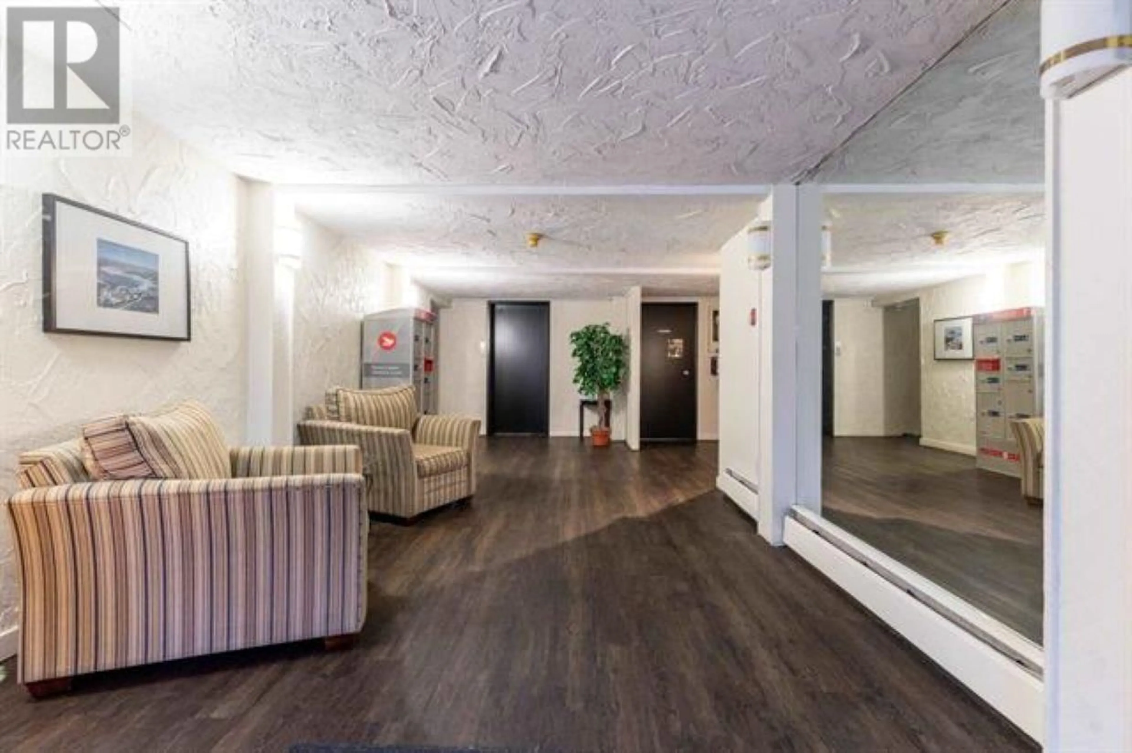 Lobby for 309 - 707 HAMILTON STREET, New Westminster British Columbia V3M2M7