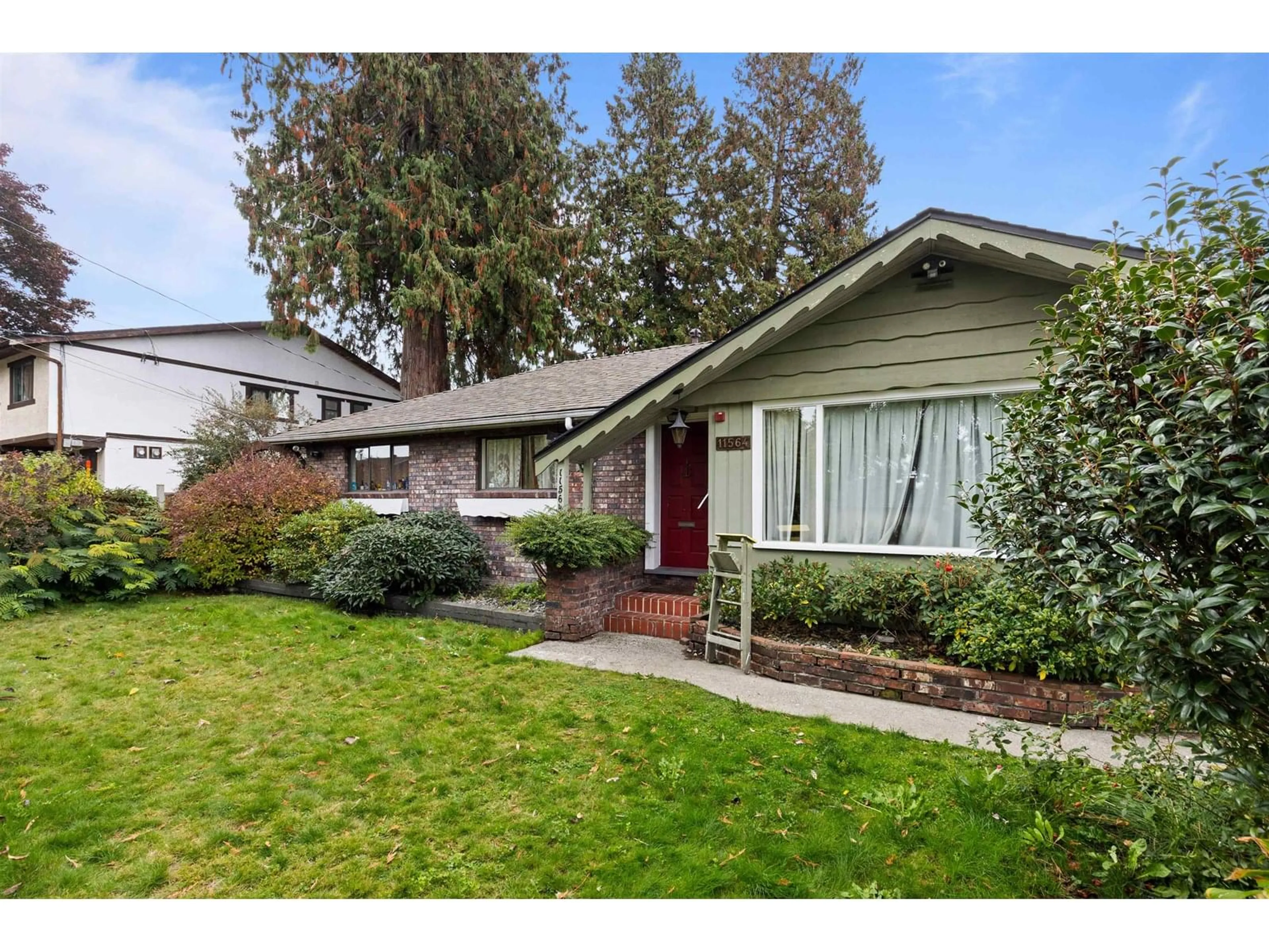Home with vinyl exterior material, street for 11564 97, Surrey British Columbia V3V2B6
