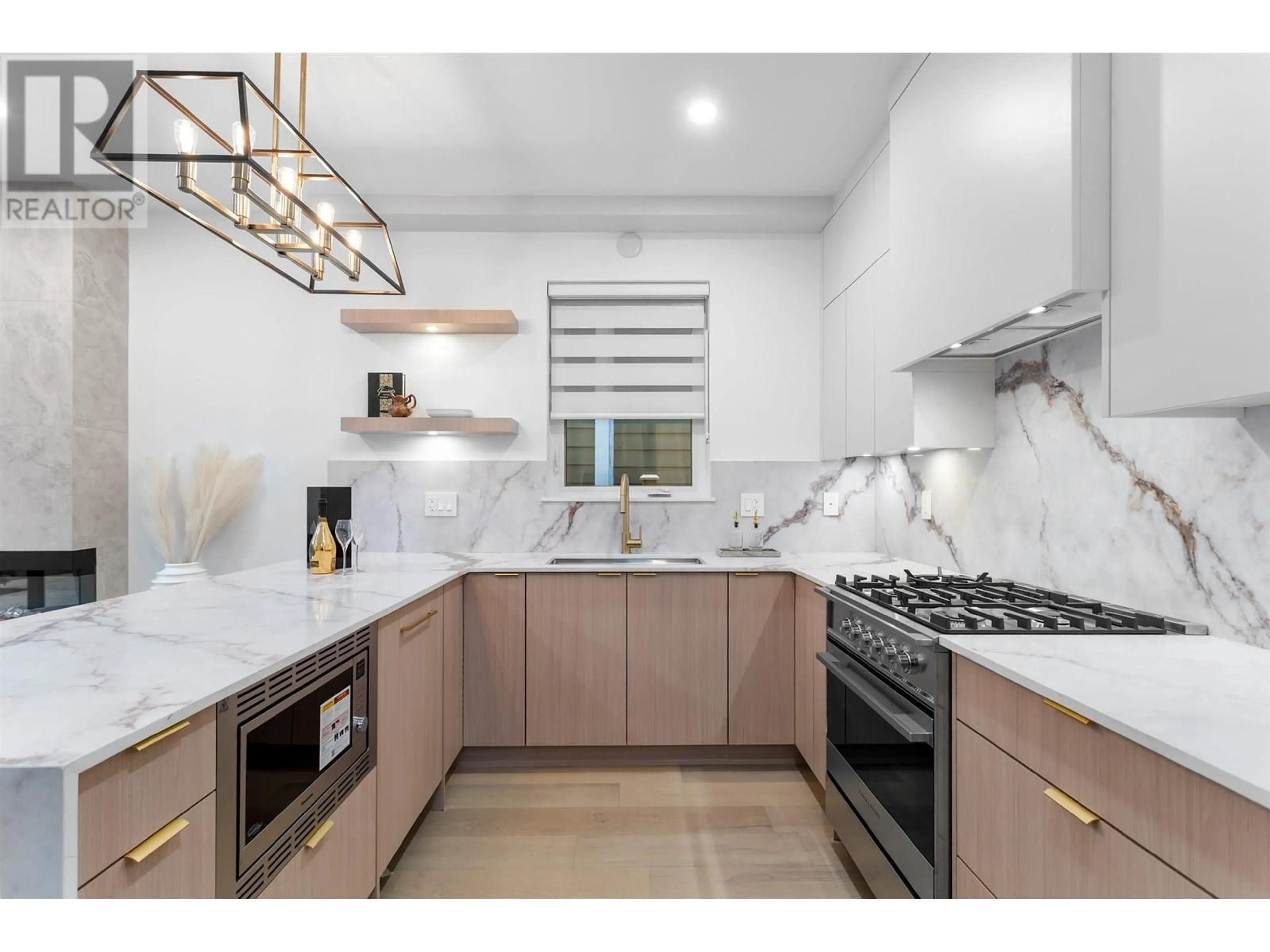 Contemporary kitchen, ceramic/tile floor for 1 - 4176 BALKAN STREET, Vancouver British Columbia V5V3Z2