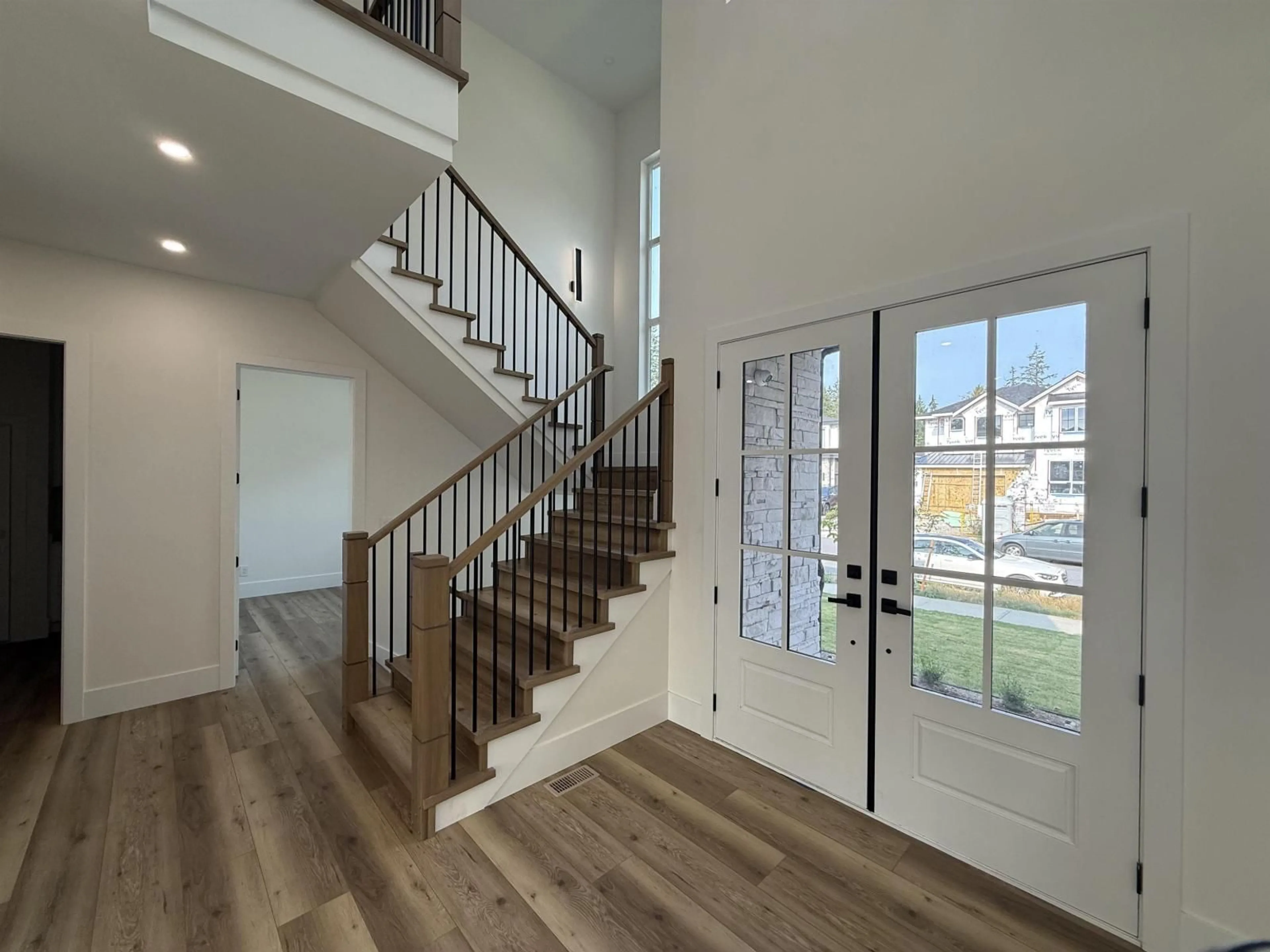 Indoor entryway for 2711 202, Langley British Columbia V2Z0B6