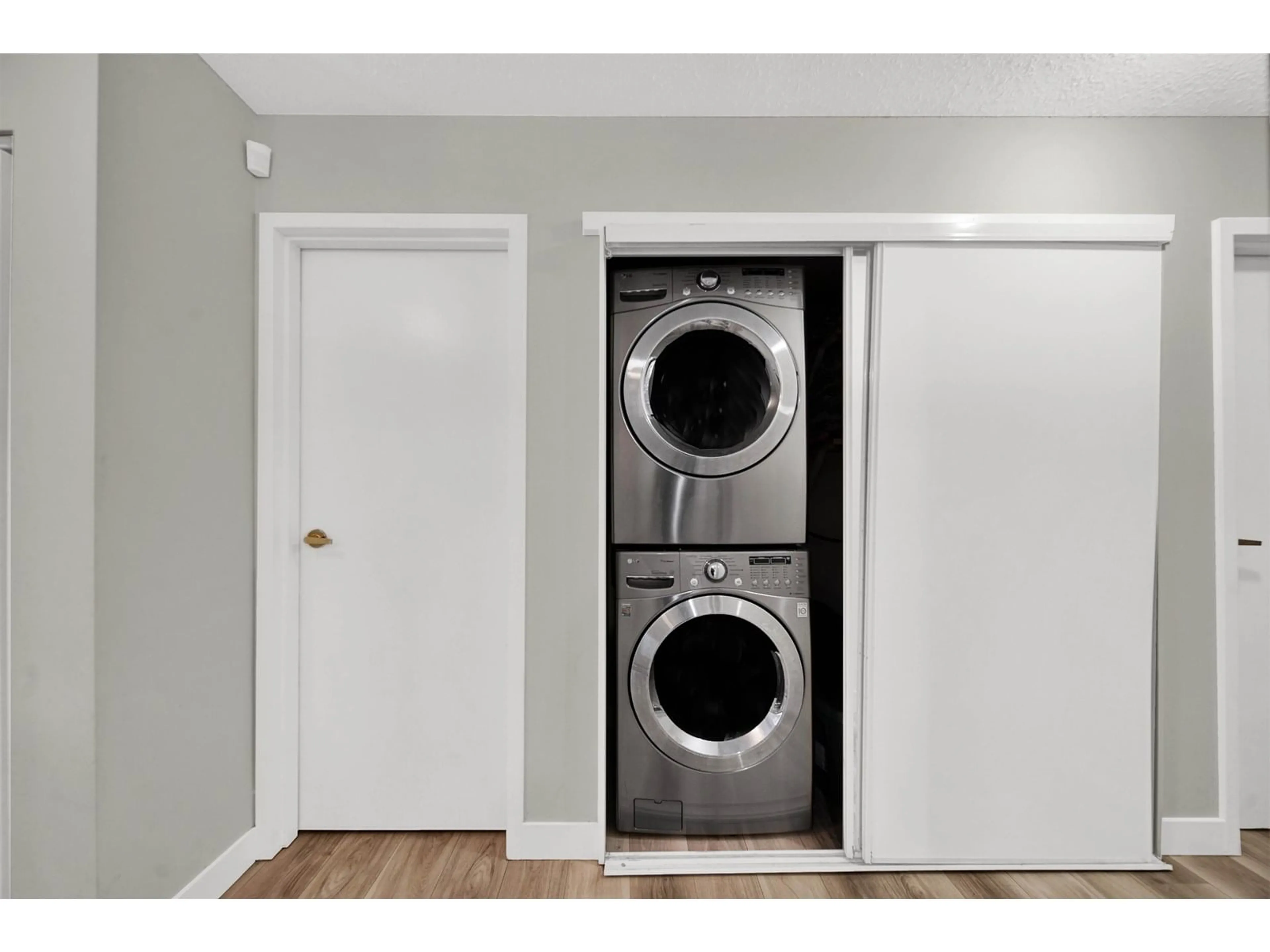 Laundry room for 104 - 13275 70B, Surrey British Columbia V3W7Z2