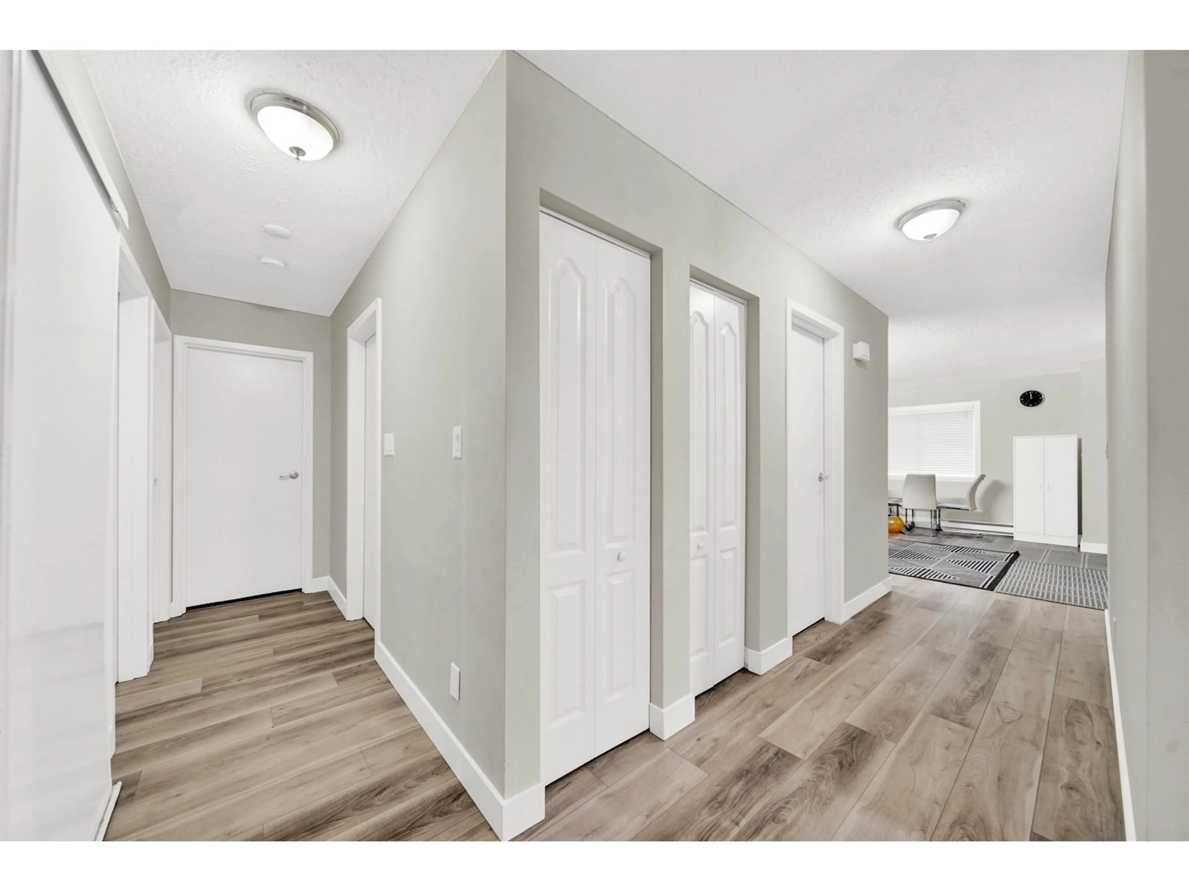 Indoor entryway for 104 - 13275 70B, Surrey British Columbia V3W7Z2