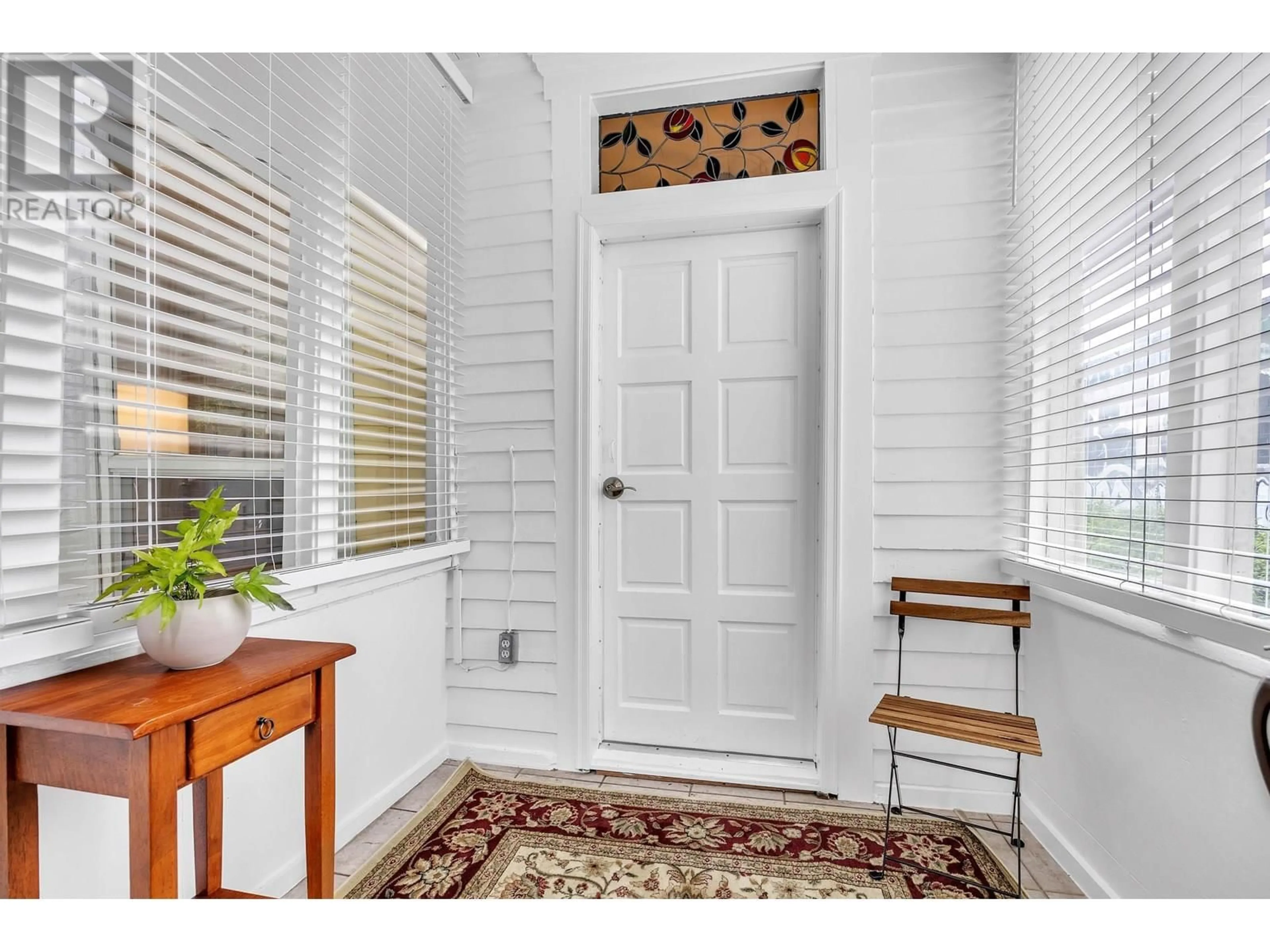 Indoor entryway for 1016 PENDER STREET, Vancouver British Columbia V6A1W3
