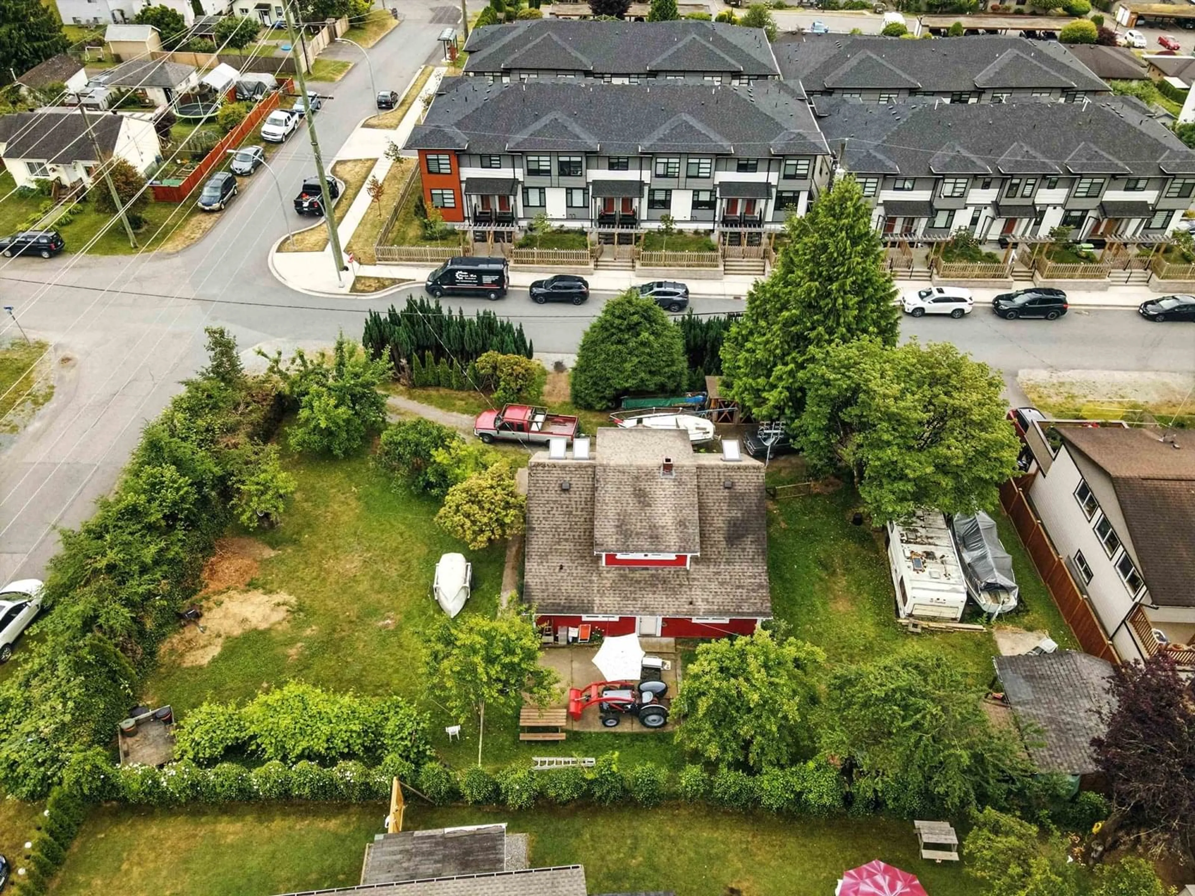 A pic from outside/outdoor area/front of a property/back of a property/a pic from drone, street for 32789 4, Mission British Columbia V2V1R5