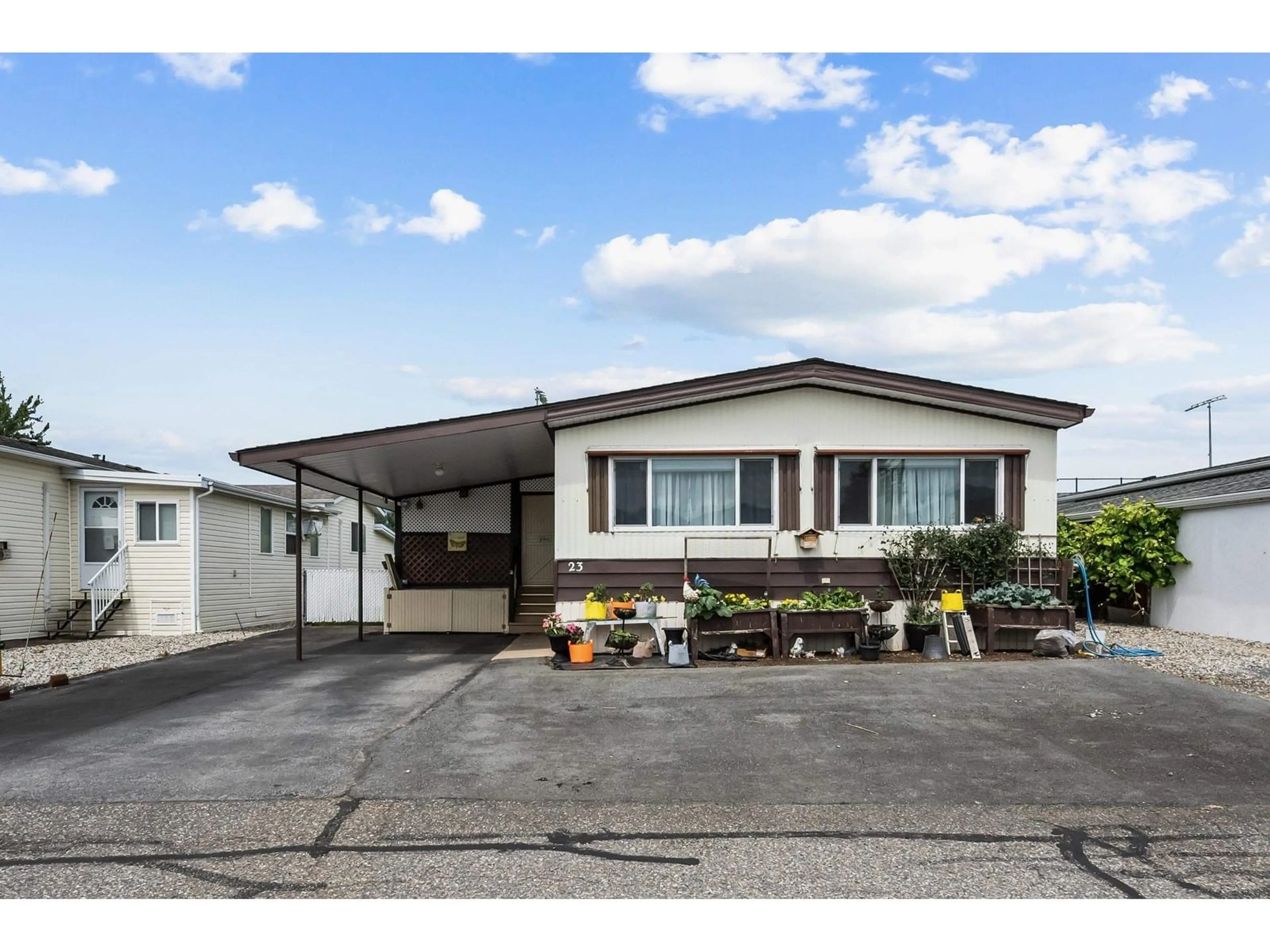 Home with vinyl exterior material, street for 23 - 9055 ASHWELL ROAD, Chilliwack British Columbia V2P7S9