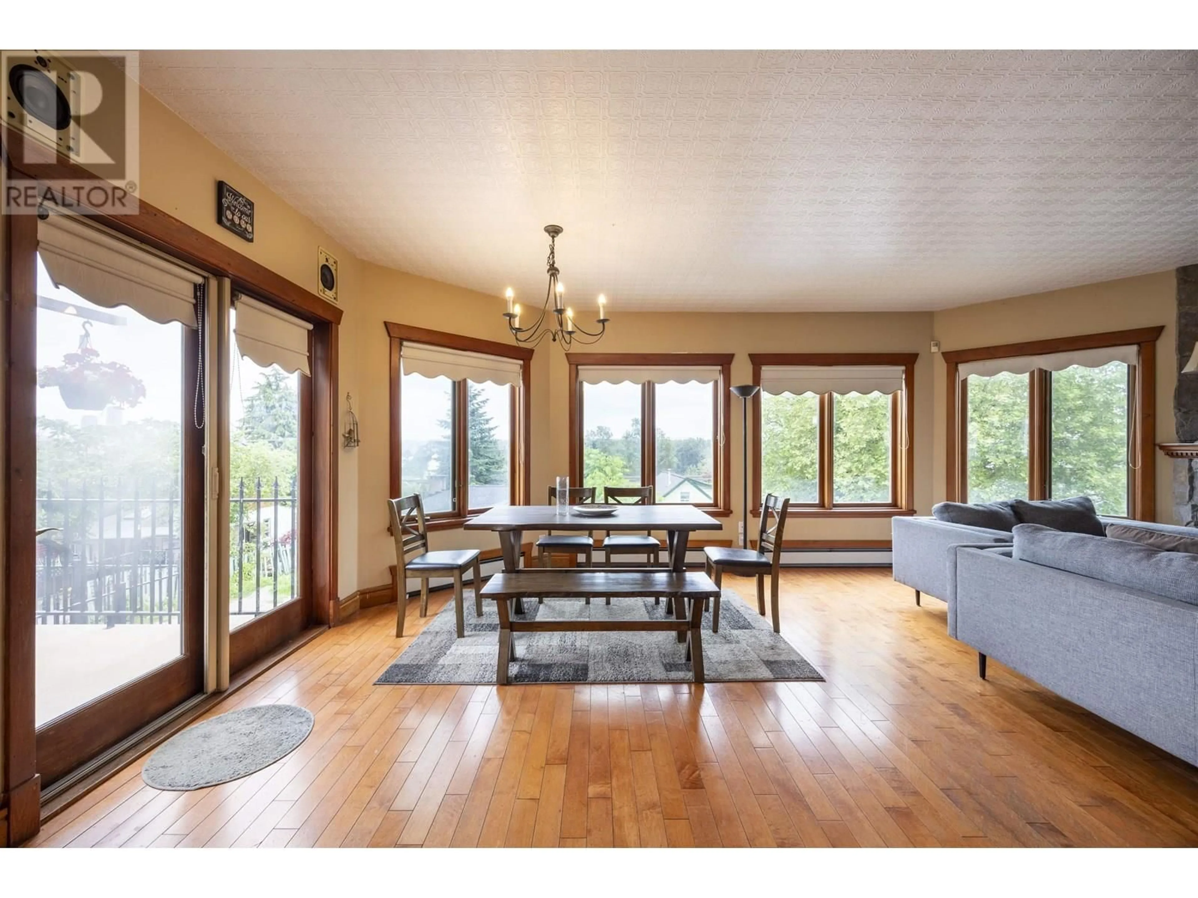 Dining room, wood/laminate floor for 607 EIGHTEENTH STREET, New Westminster British Columbia V3M4T1
