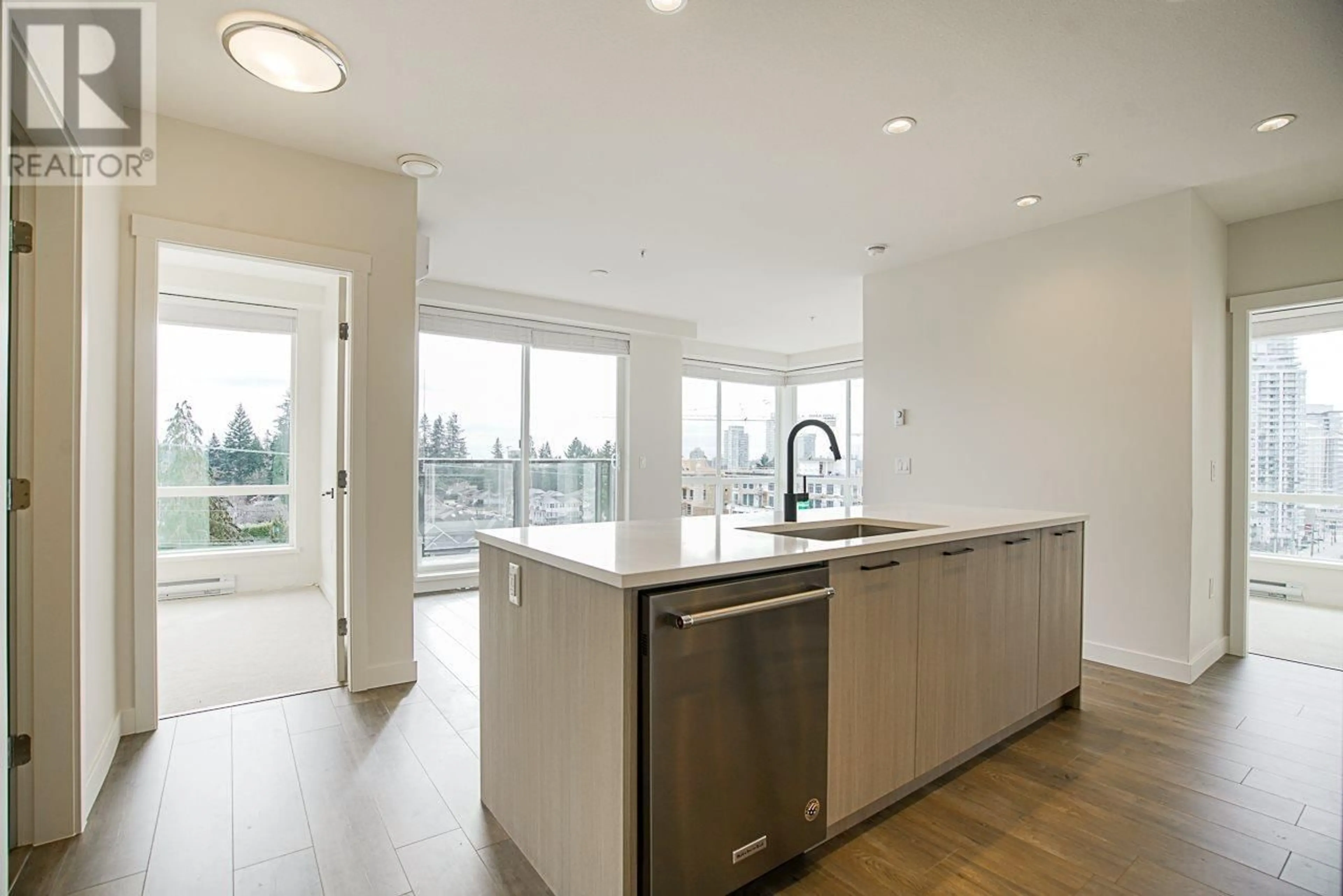 Open concept kitchen, unknown for 510 - 707 COMO LAKE AVENUE, Coquitlam British Columbia V3J0J5
