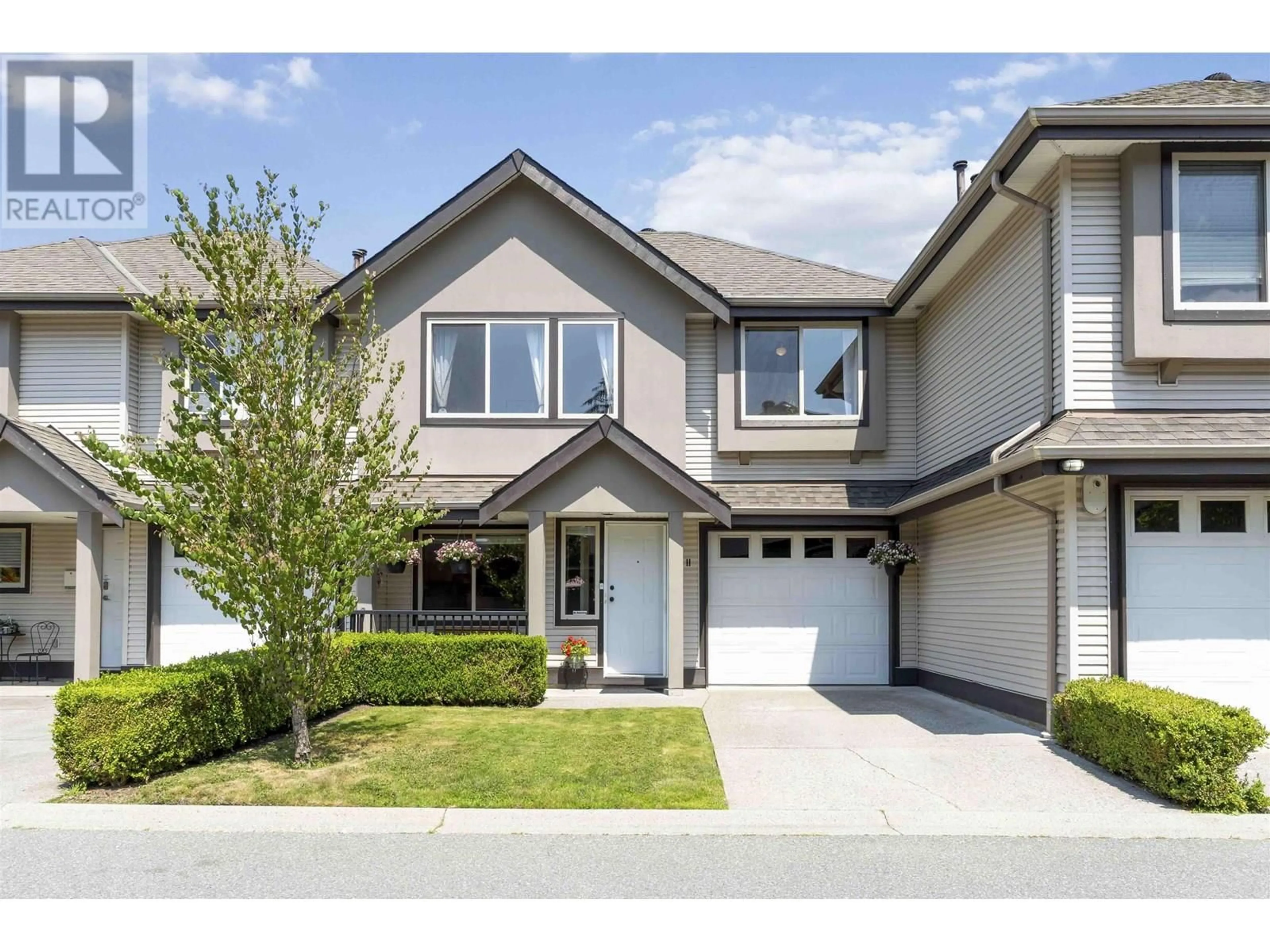 Home with vinyl exterior material, street for 11 - 11860 210 STREET, Maple Ridge British Columbia V2X8A3