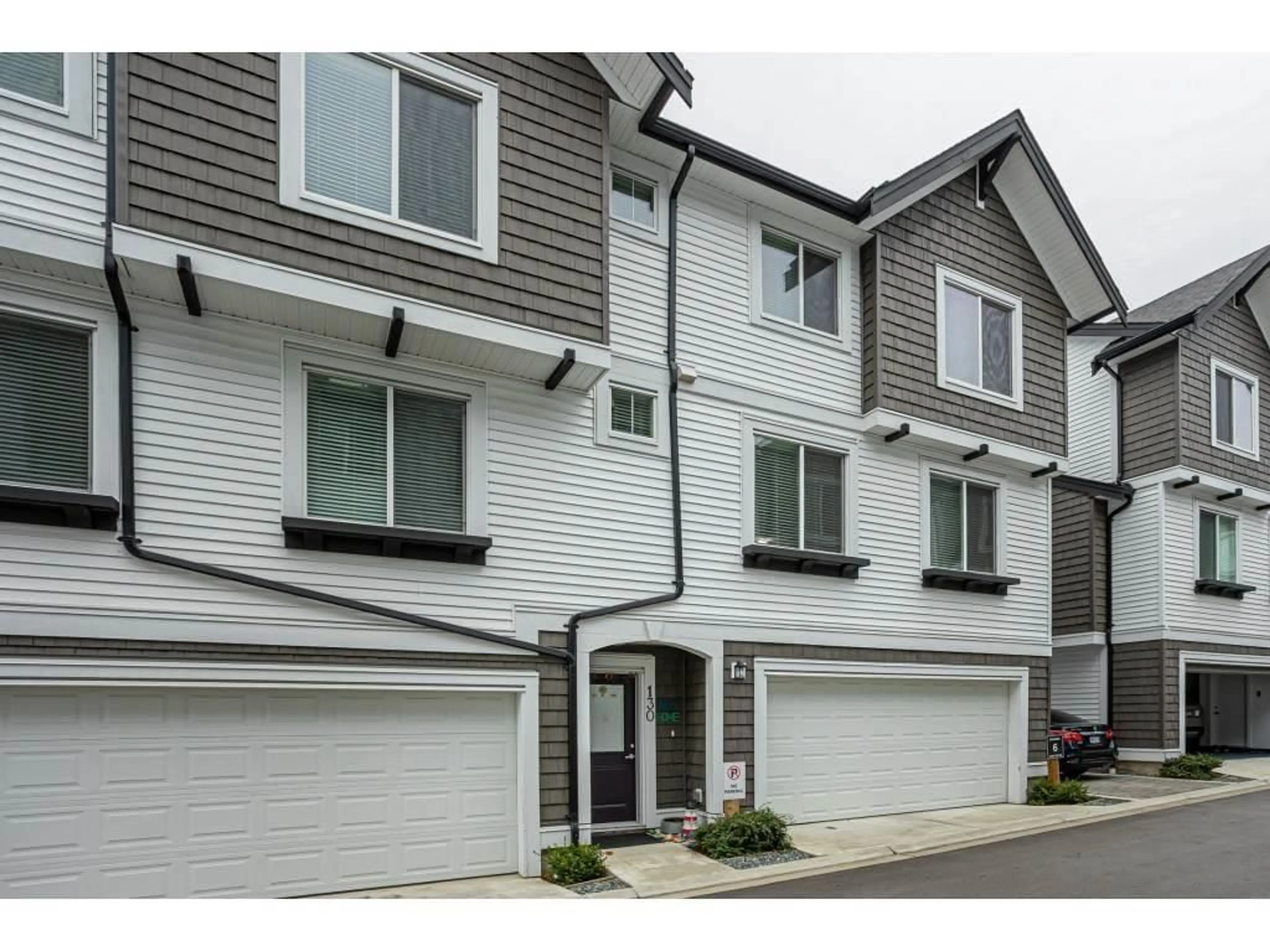 Home with vinyl exterior material, street for 130 - 6030 142, Surrey British Columbia V3X0J5