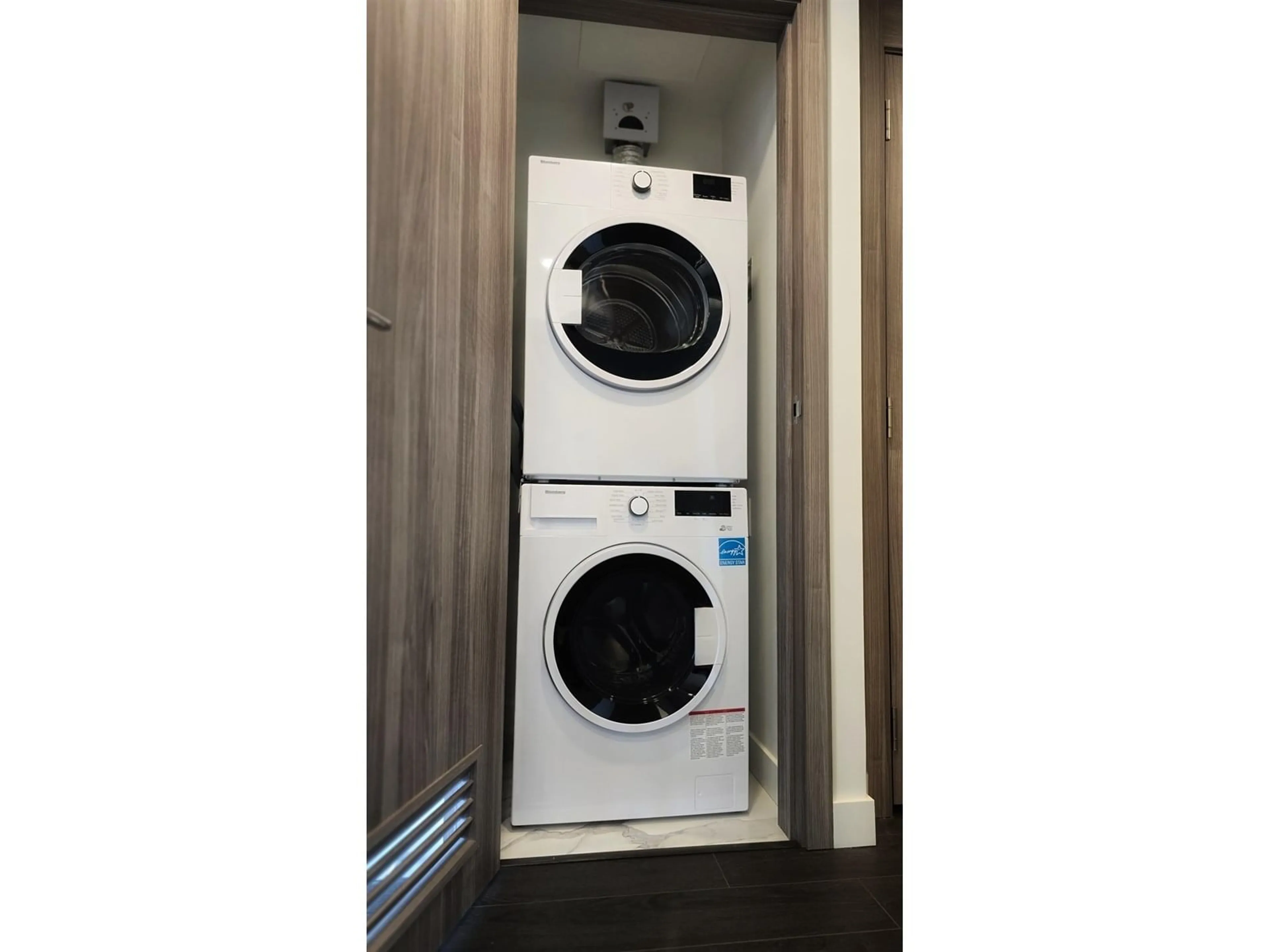 Laundry room for 1904 - 13768 100, Surrey British Columbia V3T0V2