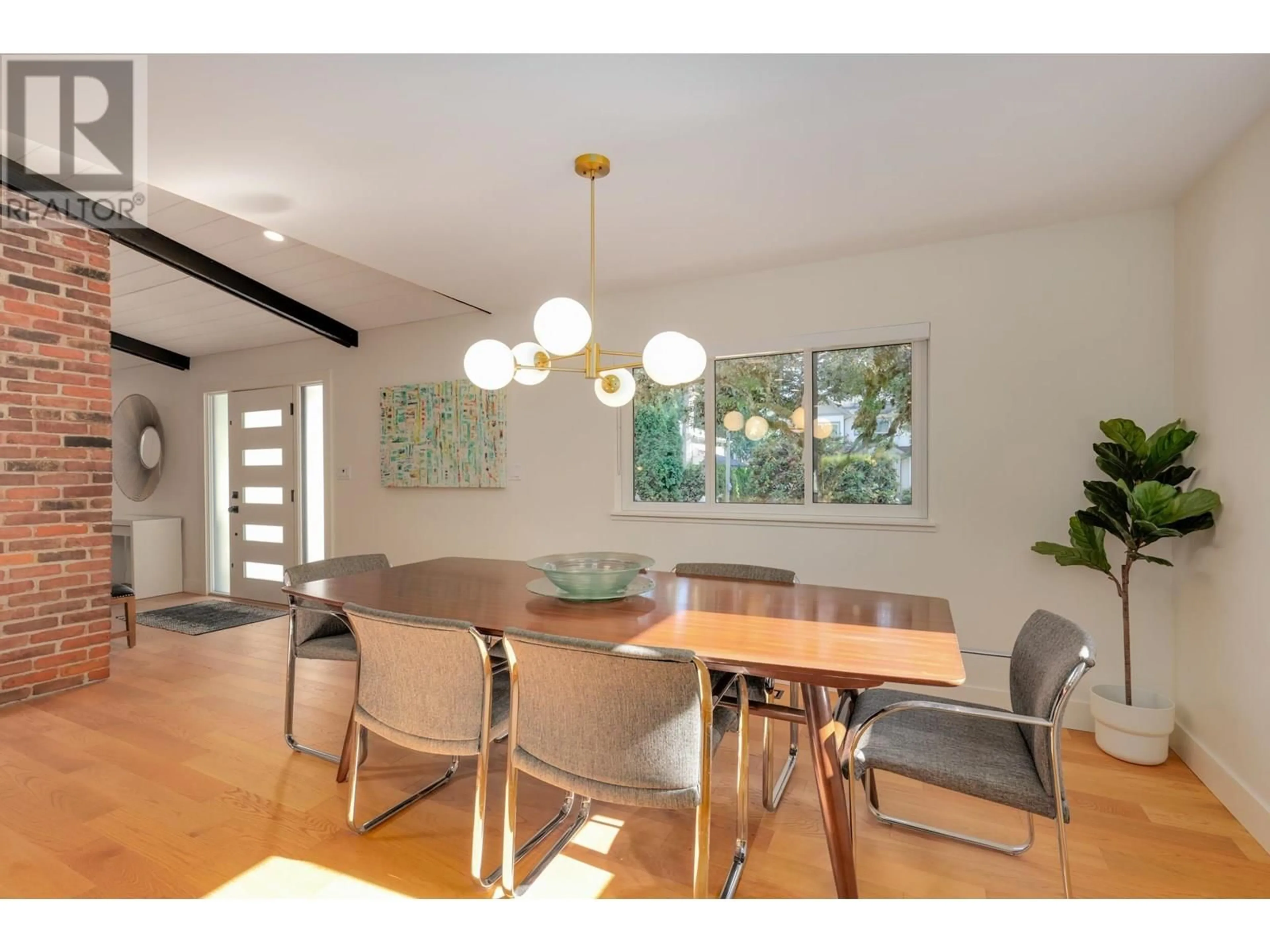 Dining room, wood/laminate floor for 2587 LARKIN AVENUE, Port Coquitlam British Columbia V3B2H8