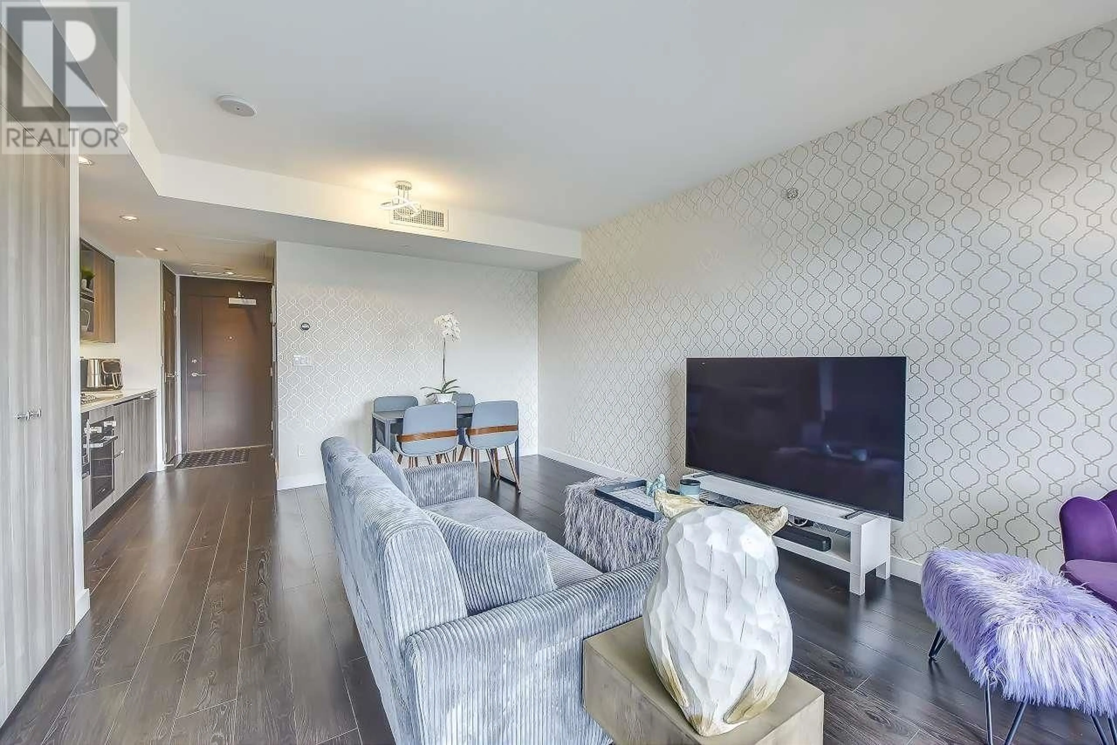 Living room with furniture, unknown for 1010 - 4730 LOUGHEED HIGHWAY, Burnaby British Columbia V5C0M9