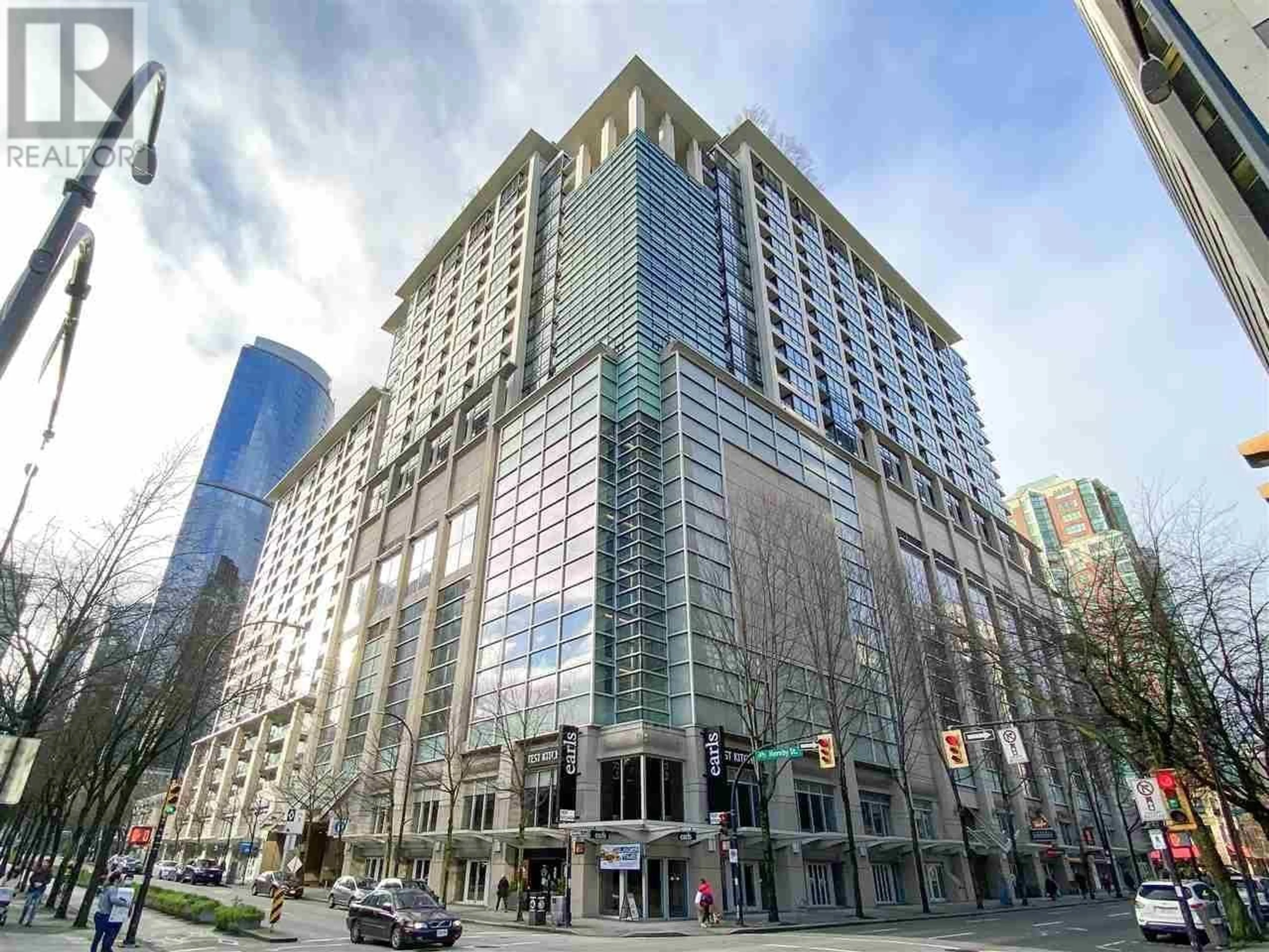 Indoor foyer for 1632 - 938 SMITHE STREET, Vancouver British Columbia V6Z3H8