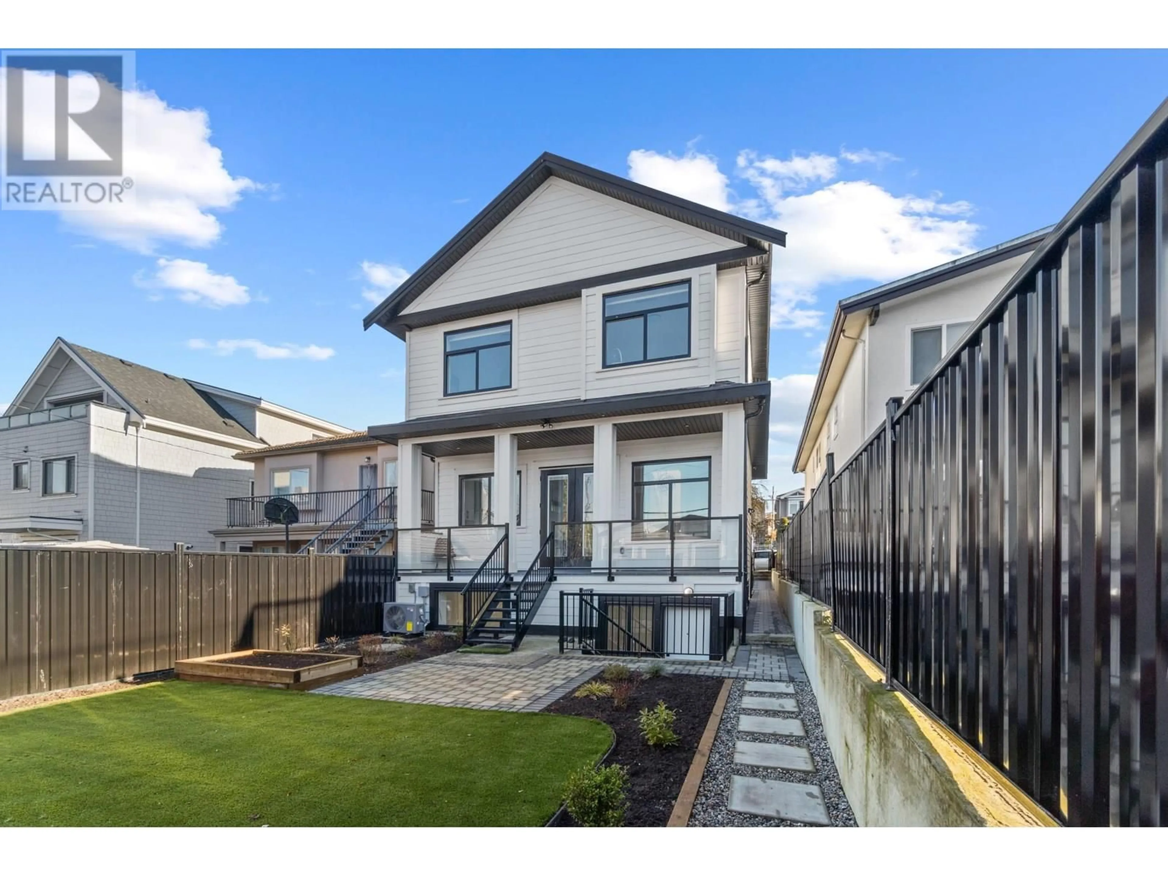 A pic from outside/outdoor area/front of a property/back of a property/a pic from drone, street for 5577 STAMFORD STREET, Vancouver British Columbia V5R4K6