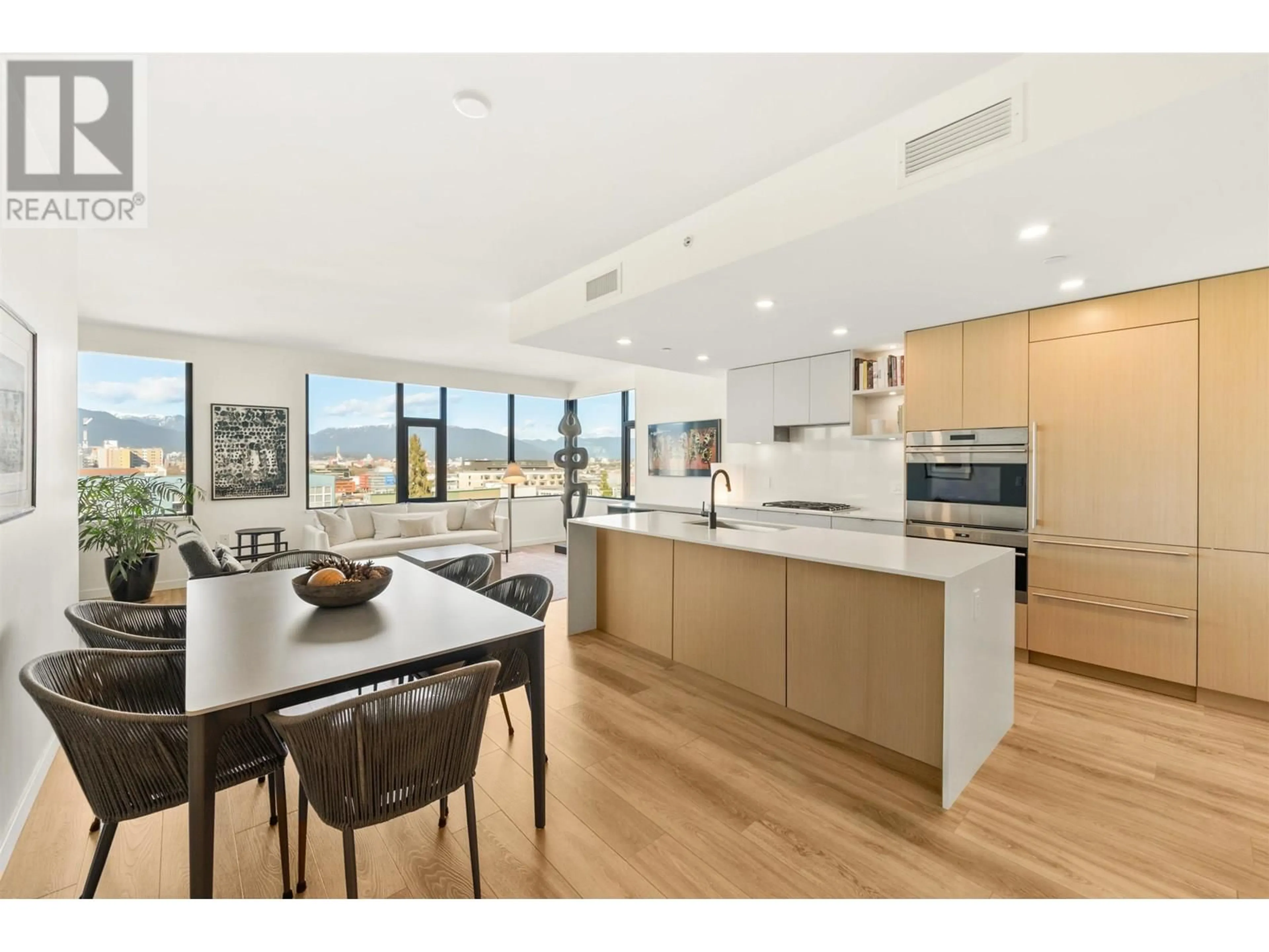 Open concept kitchen, unknown for 709 - 210 5TH AVENUE, Vancouver British Columbia V5T0K1