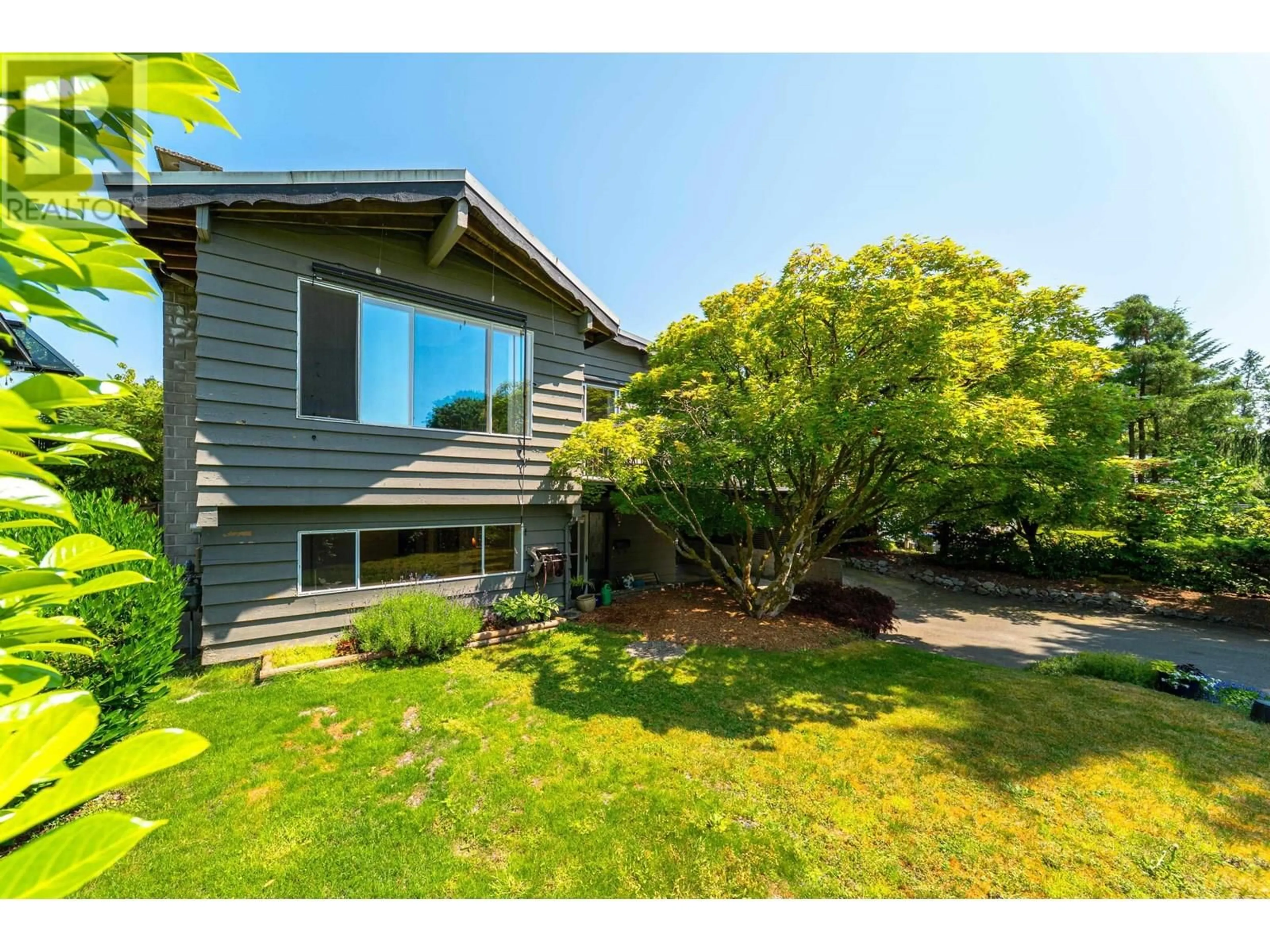 A pic from outside/outdoor area/front of a property/back of a property/a pic from drone, unknown for 3138 TERRA COURT, Port Coquitlam British Columbia V3B3H3