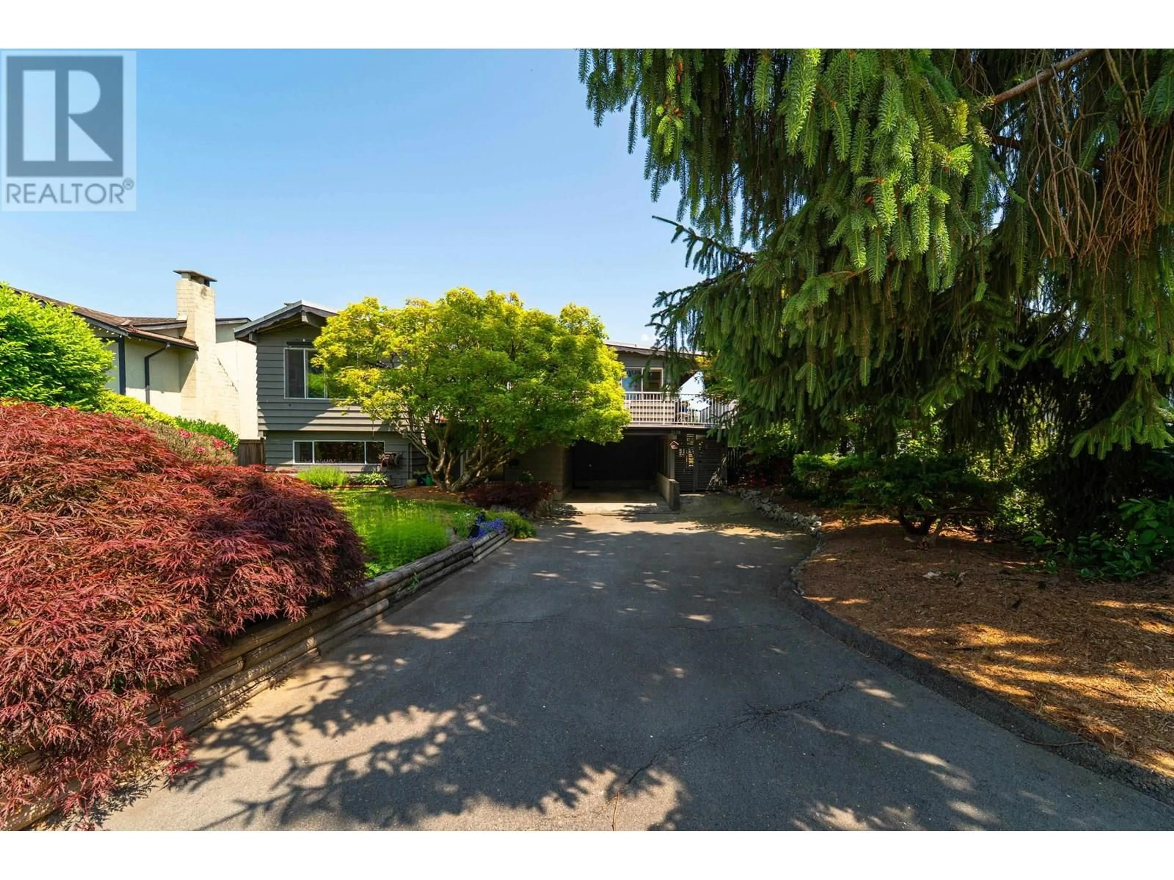 A pic from outside/outdoor area/front of a property/back of a property/a pic from drone, street for 3138 TERRA COURT, Port Coquitlam British Columbia V3B3H3
