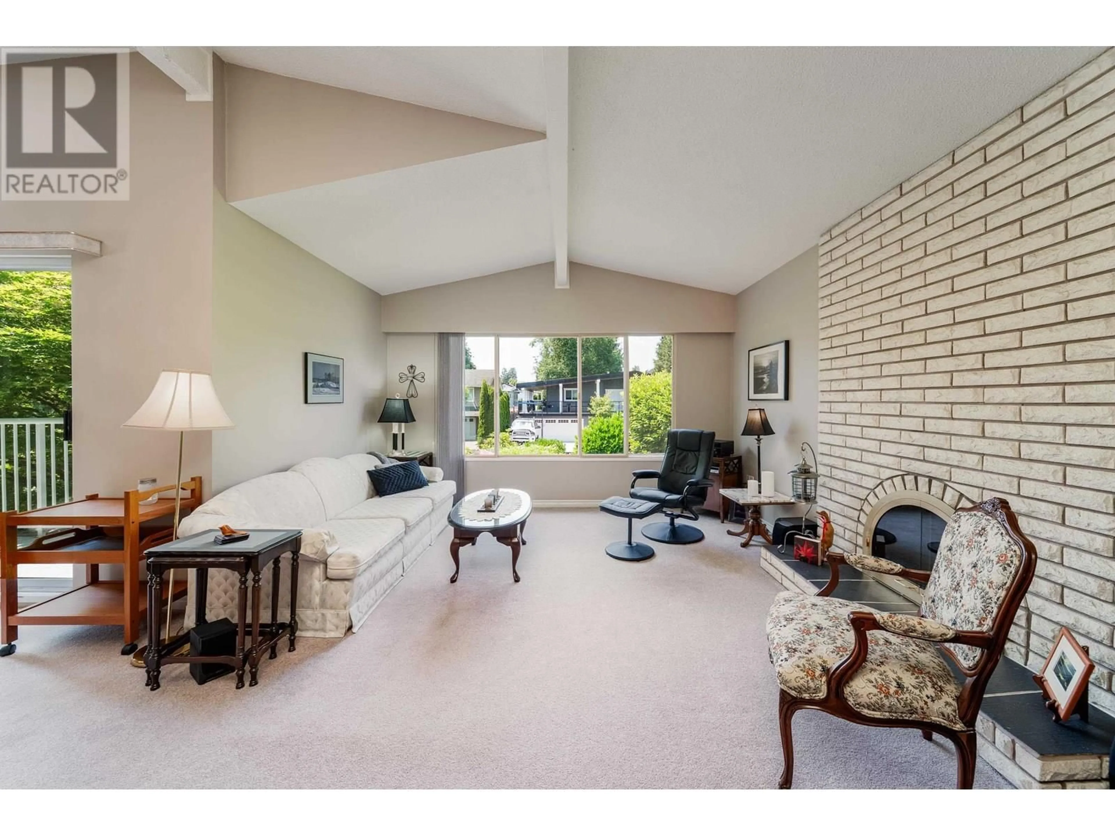 Living room with furniture, unknown for 3138 TERRA COURT, Port Coquitlam British Columbia V3B3H3