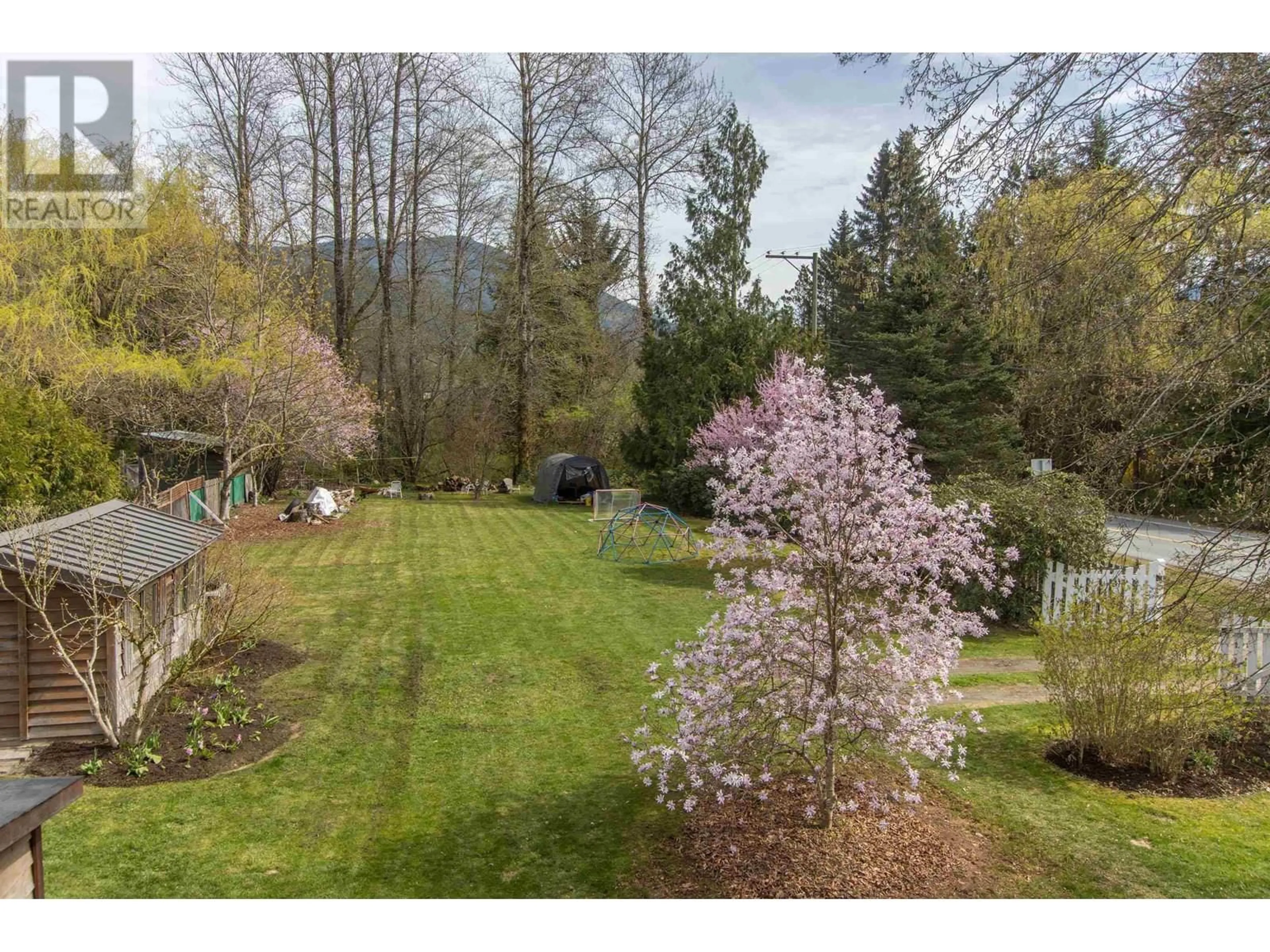 A pic from outside/outdoor area/front of a property/back of a property/a pic from drone, forest/trees view for 1155 JUDD ROAD, Squamish British Columbia V0N1H0
