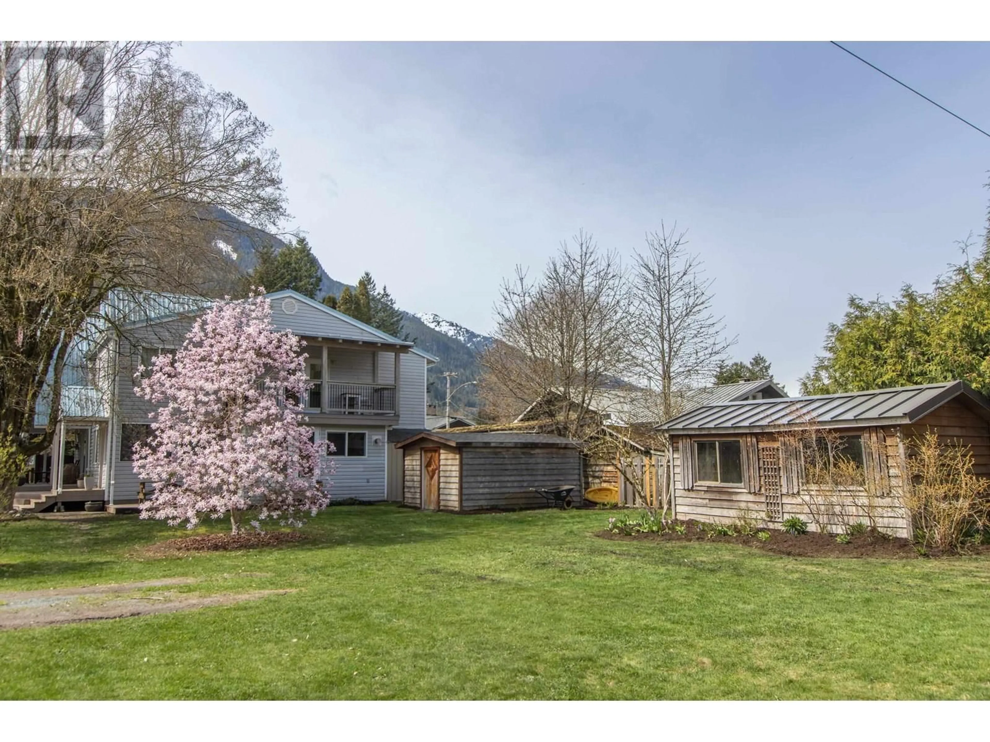 A pic from outside/outdoor area/front of a property/back of a property/a pic from drone, mountain view for 1155 JUDD ROAD, Squamish British Columbia V0N1H0
