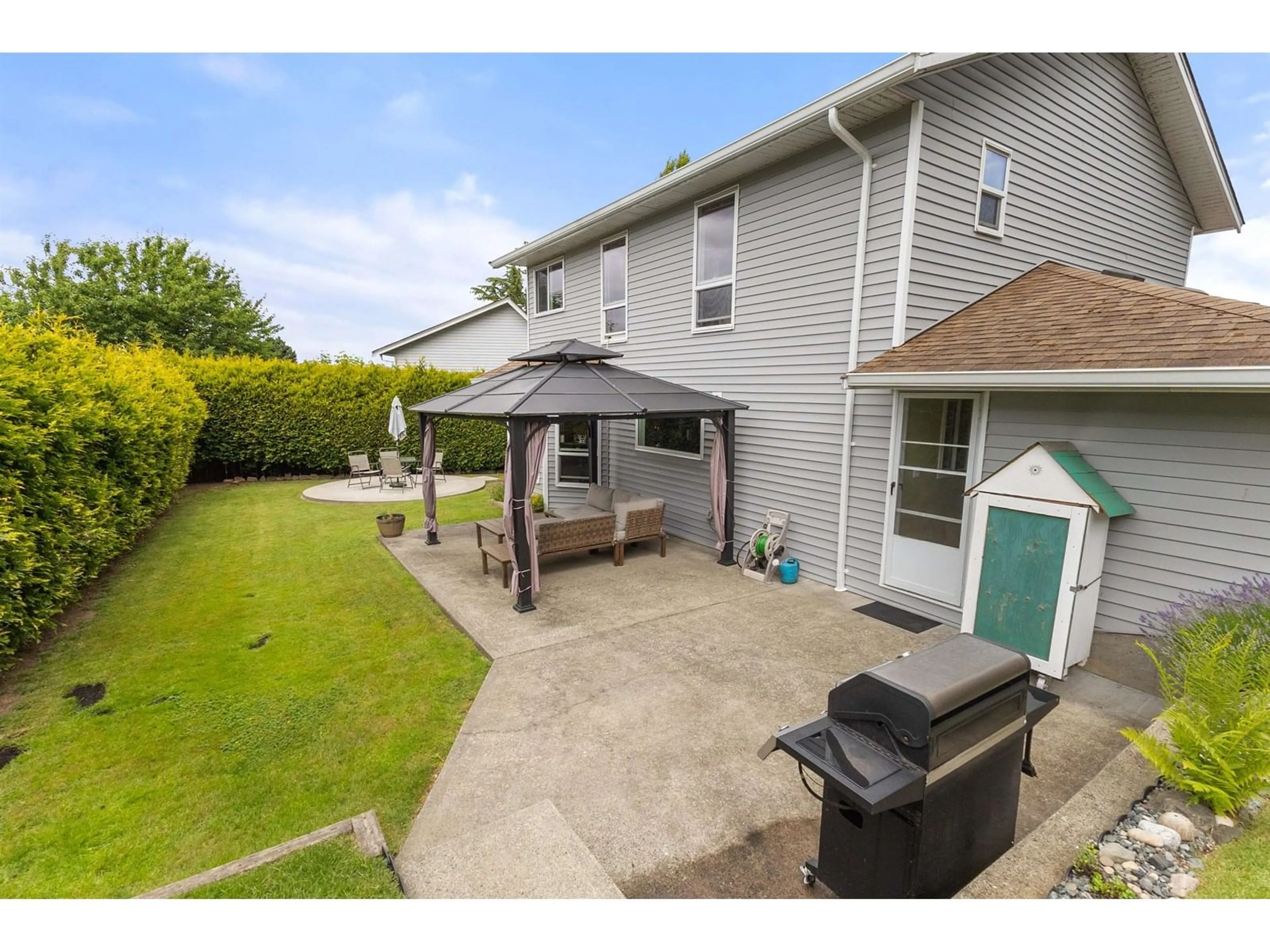 Patio, street for 34654 DUNSMUIR, Abbotsford British Columbia V2S6G4