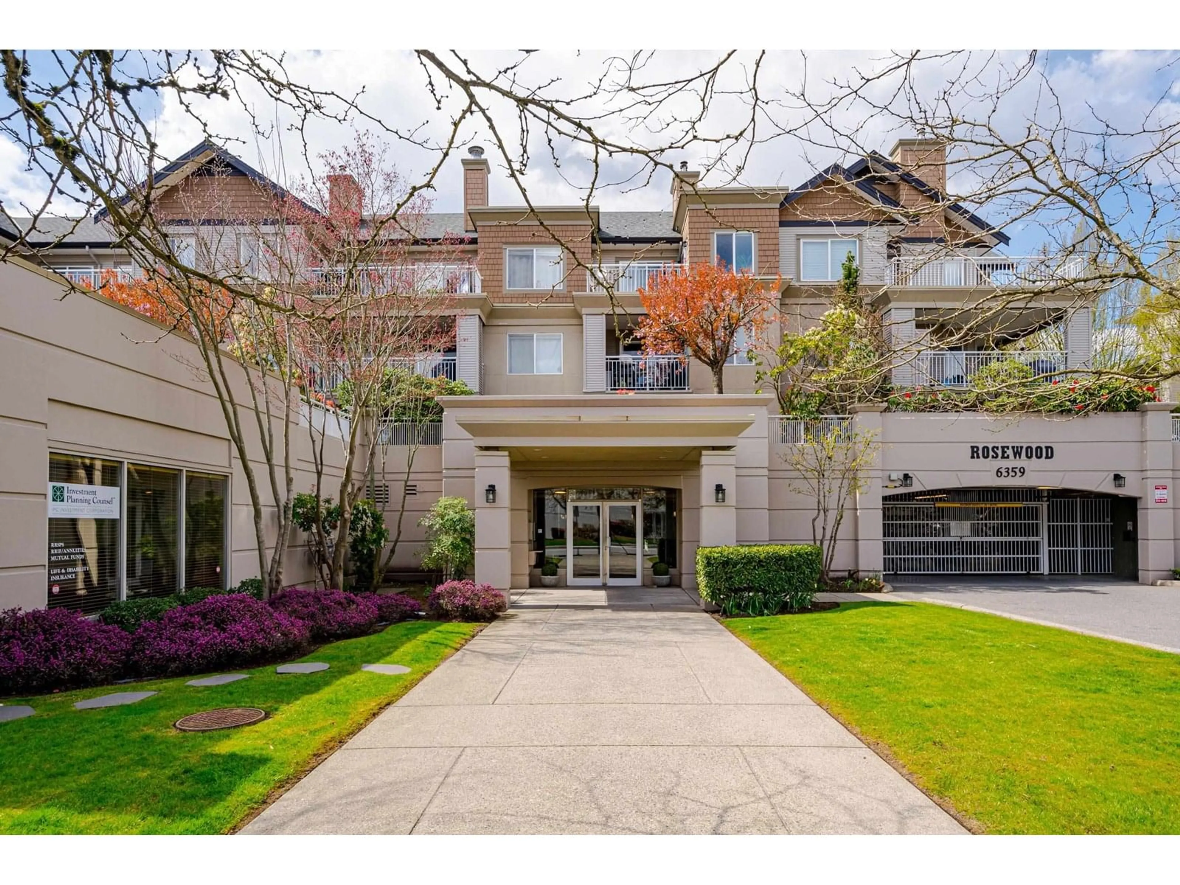 Indoor entryway for 415 - 6359 198, Langley British Columbia V2Y2E3