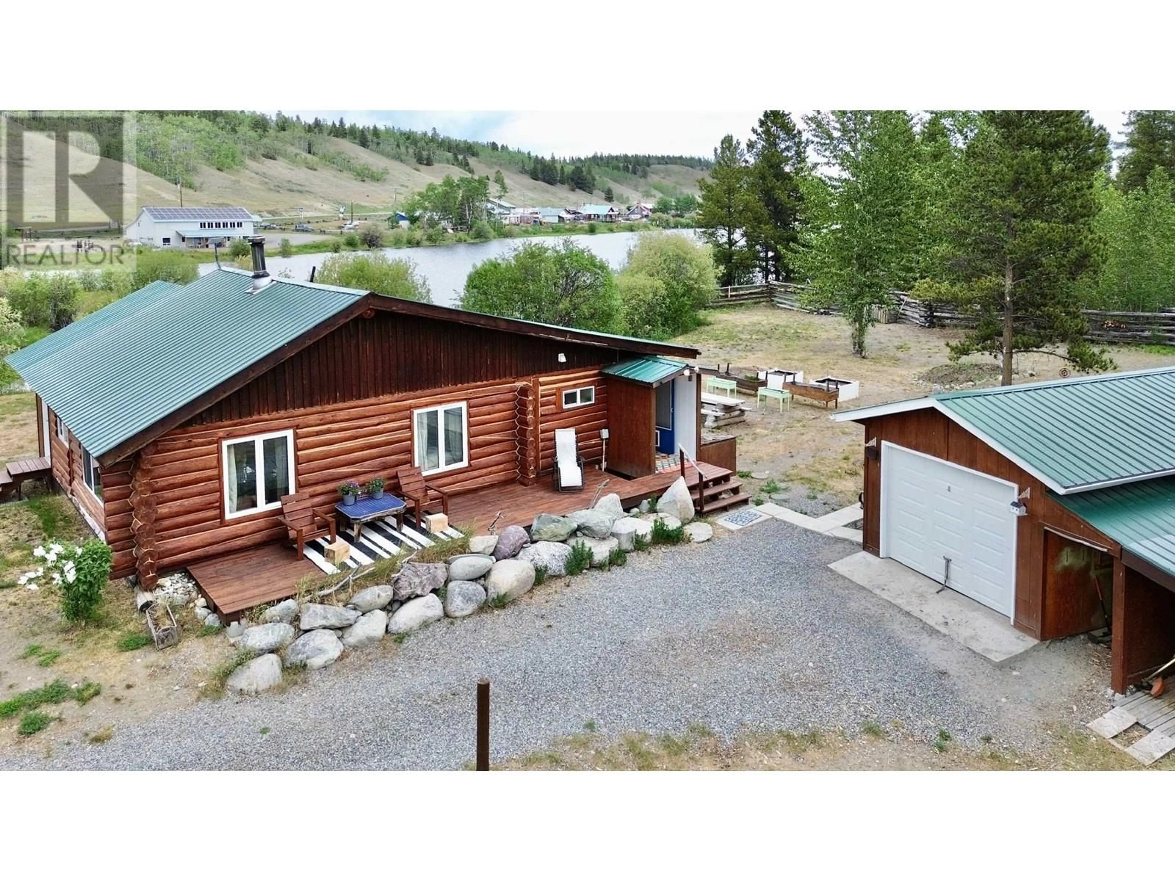 A pic from outside/outdoor area/front of a property/back of a property/a pic from drone, mountain view for 16465 CHILCOTIN 20 HIGHWAY, Williams Lake British Columbia V0L1V0