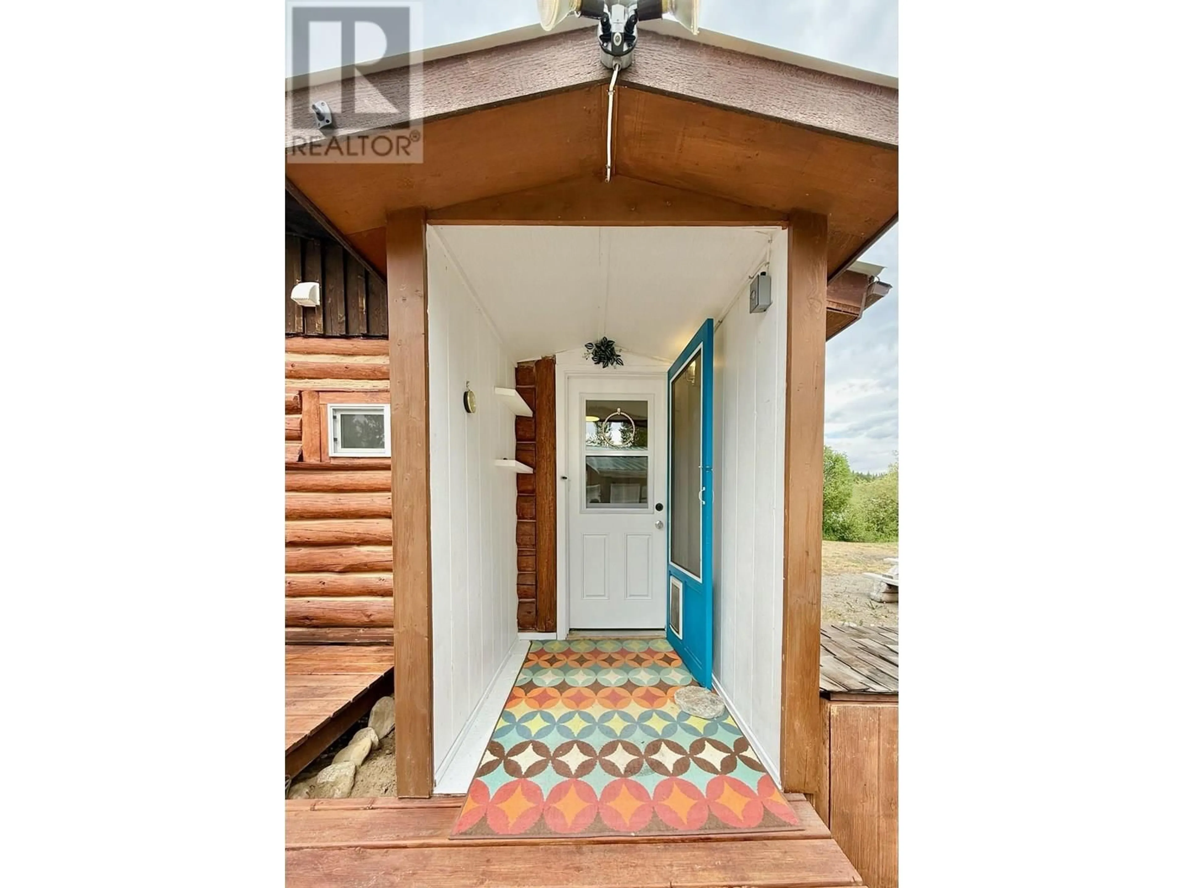 Indoor entryway for 16465 CHILCOTIN 20 HIGHWAY, Williams Lake British Columbia V0L1V0