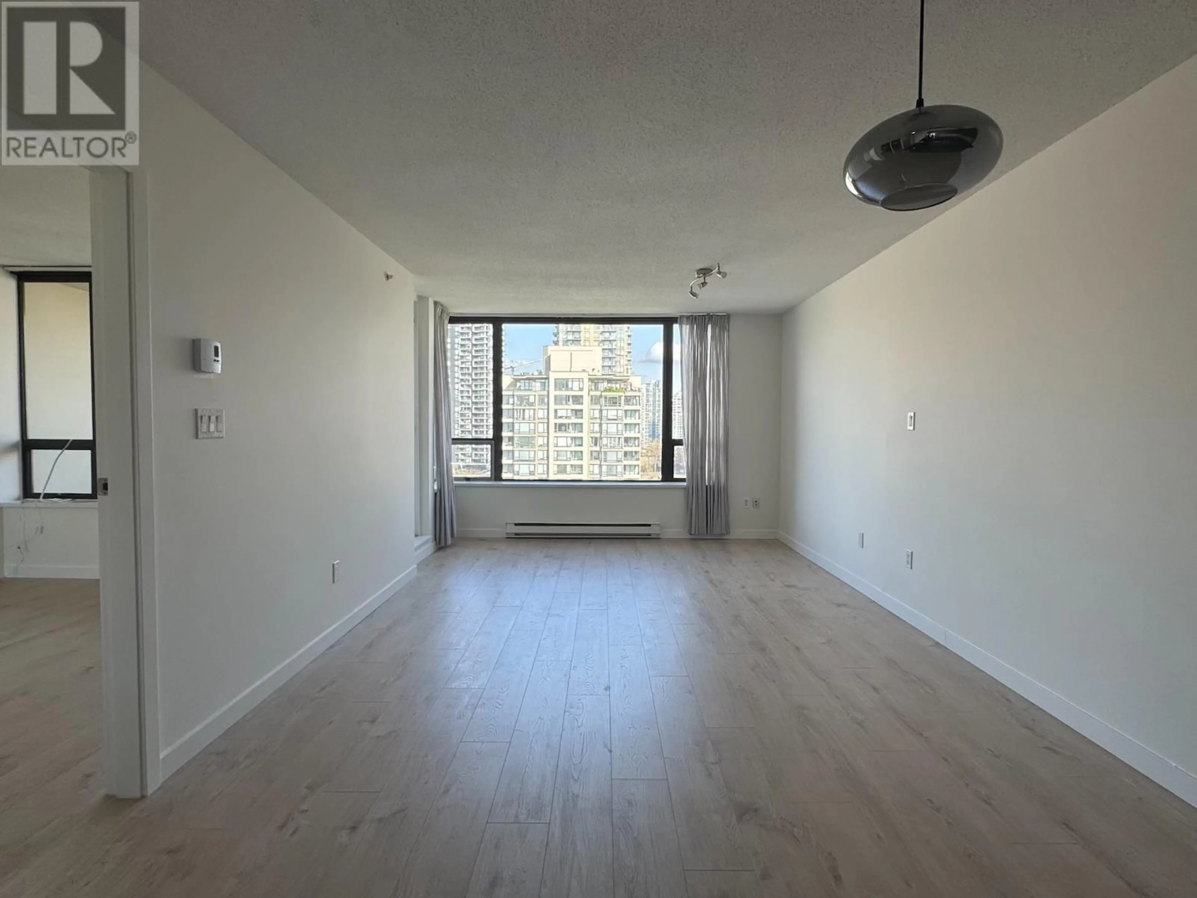 A pic of a room for 1605 - 4118 DAWSON STREET, Burnaby British Columbia V5C0A3
