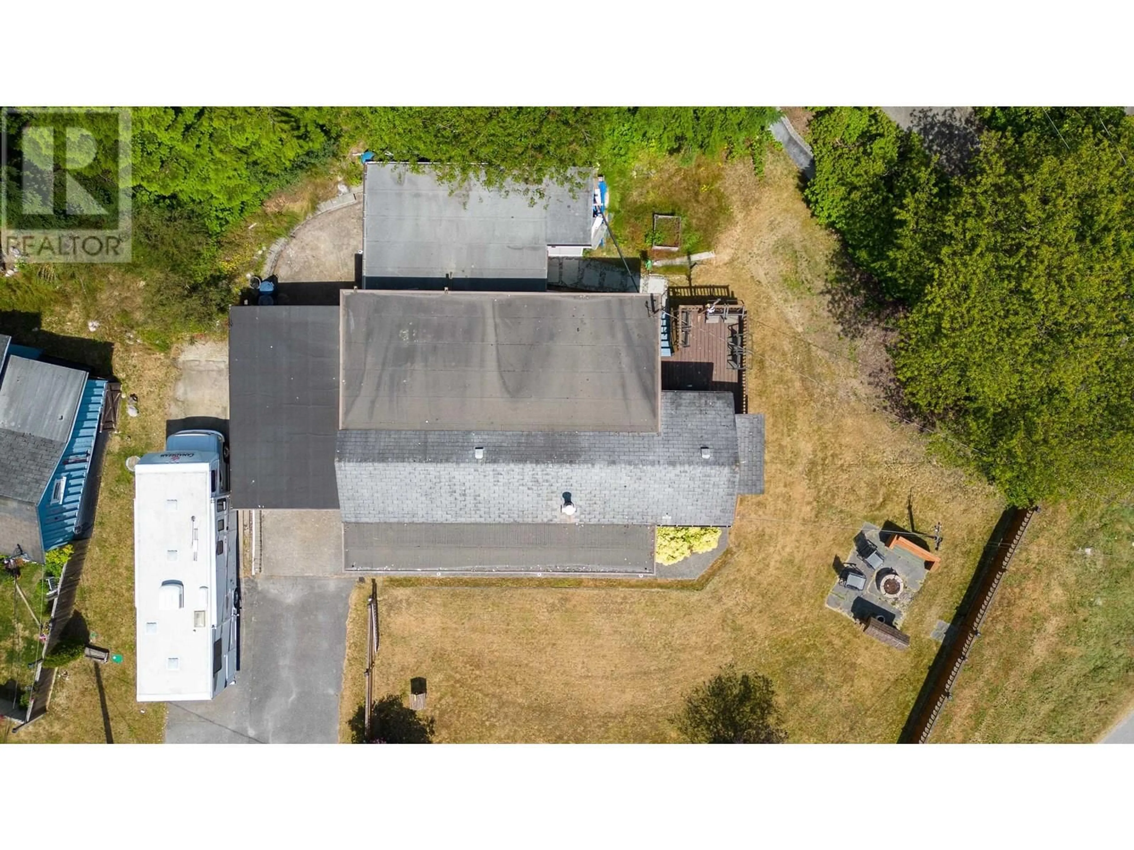 A pic from outside/outdoor area/front of a property/back of a property/a pic from drone, building for 4598 WHITAKER ROAD, Sechelt British Columbia V7Z0E4