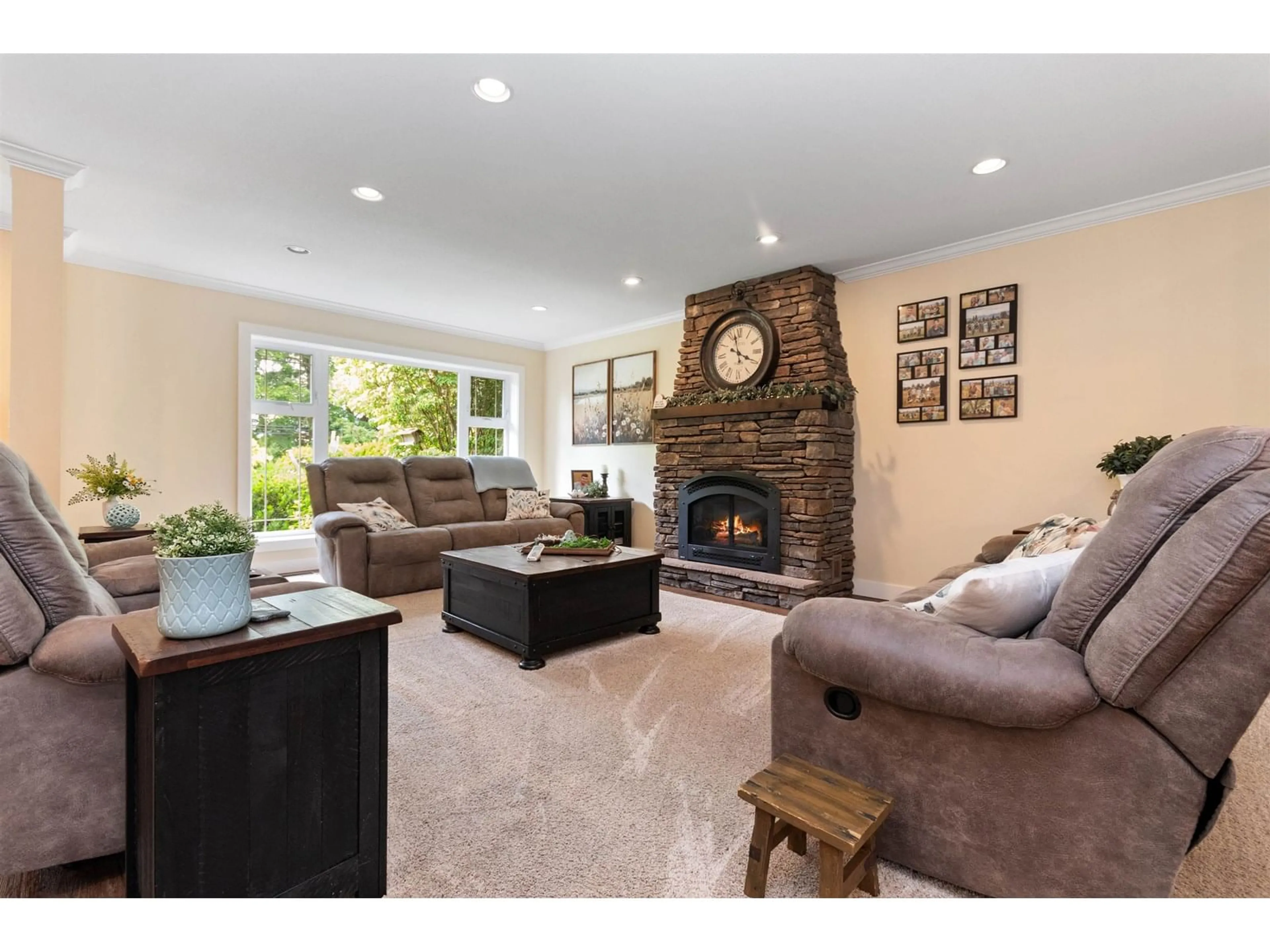 Living room with furniture, unknown for 50590 YALE ROAD, Rosedale British Columbia V0X1X2