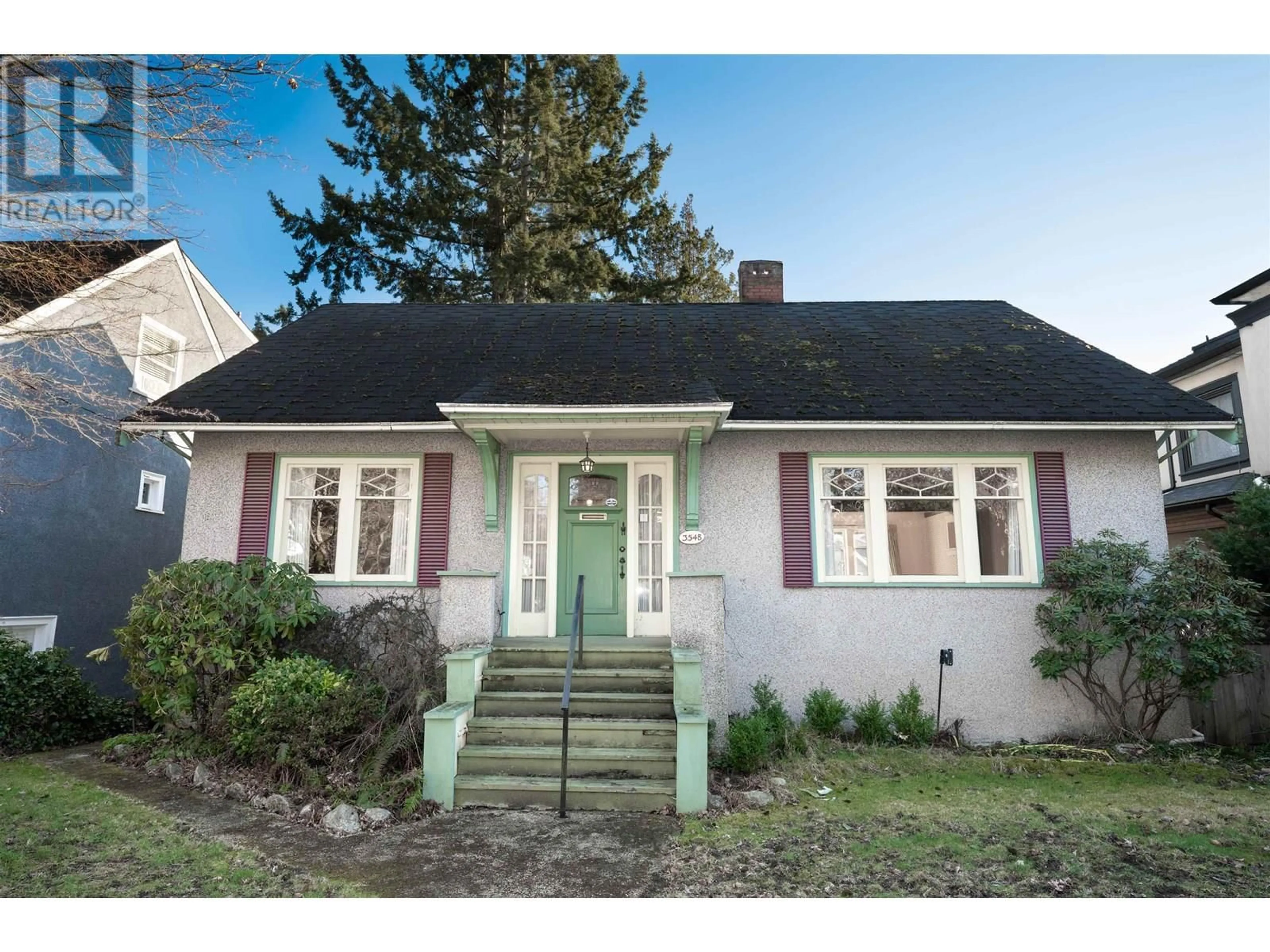Home with vinyl exterior material, street for 3548 37TH AVENUE, Vancouver British Columbia V6N2V8