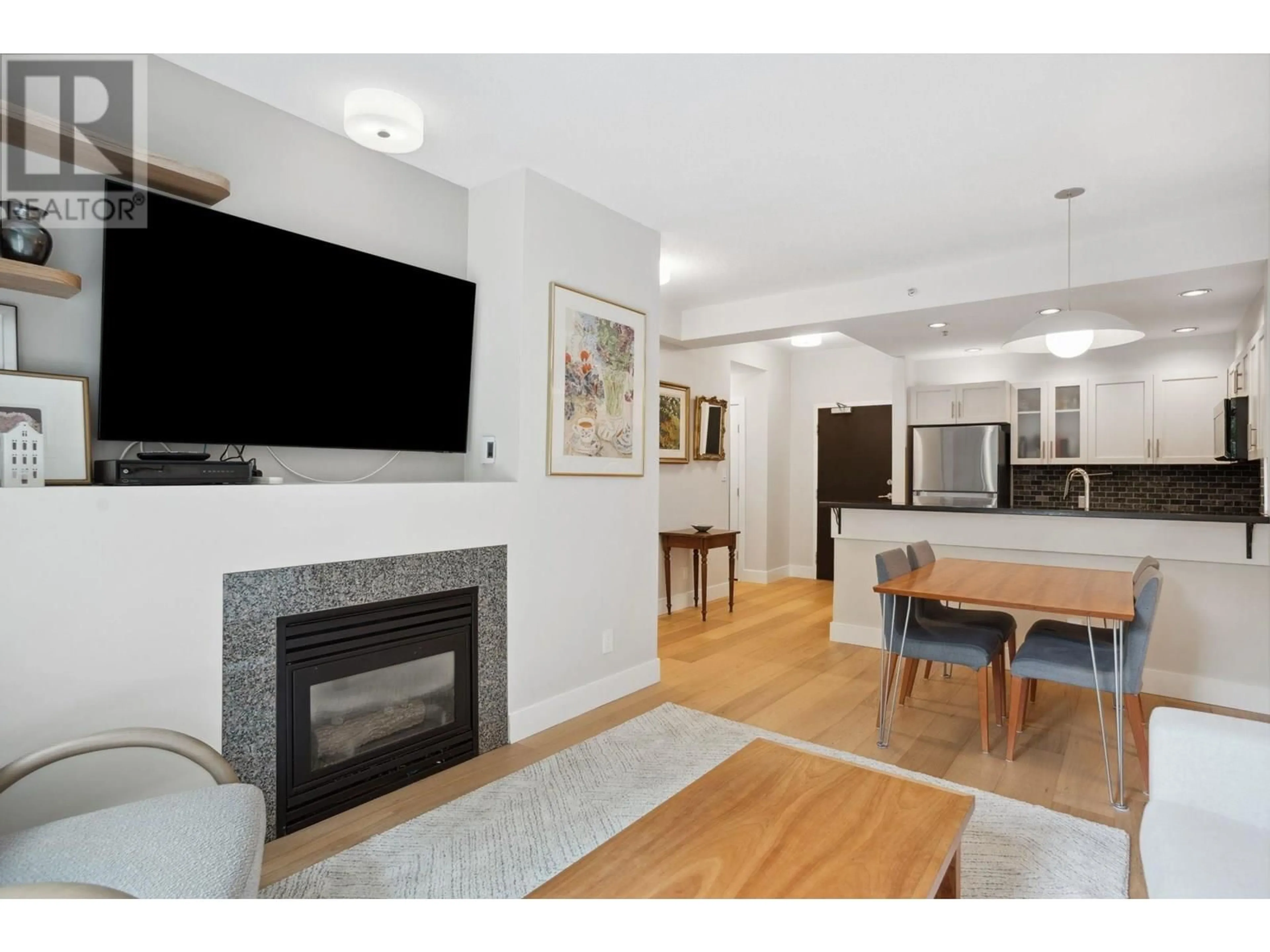 Unknown for 100 - 1688 ROBSON STREET, Vancouver British Columbia V6G1C7