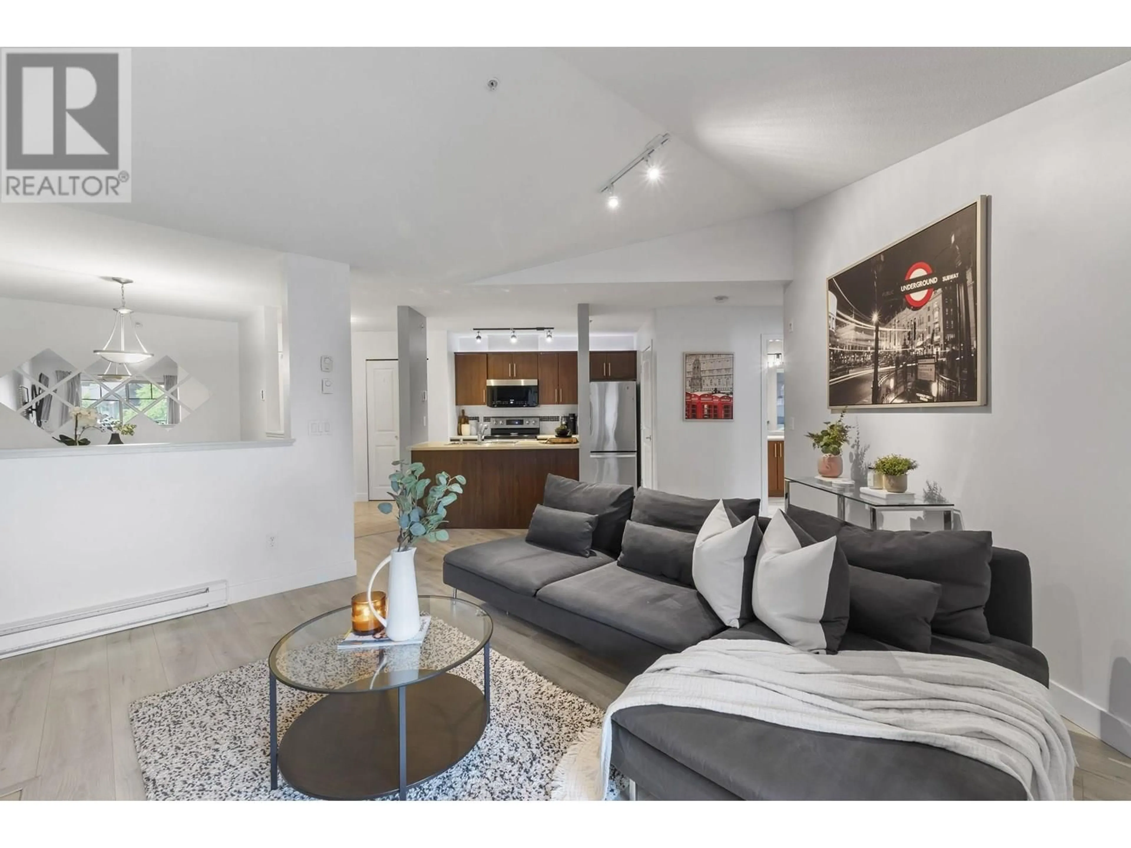 Living room with furniture, unknown for 402 - 12248 224 STREET, Maple Ridge British Columbia V2X8W6