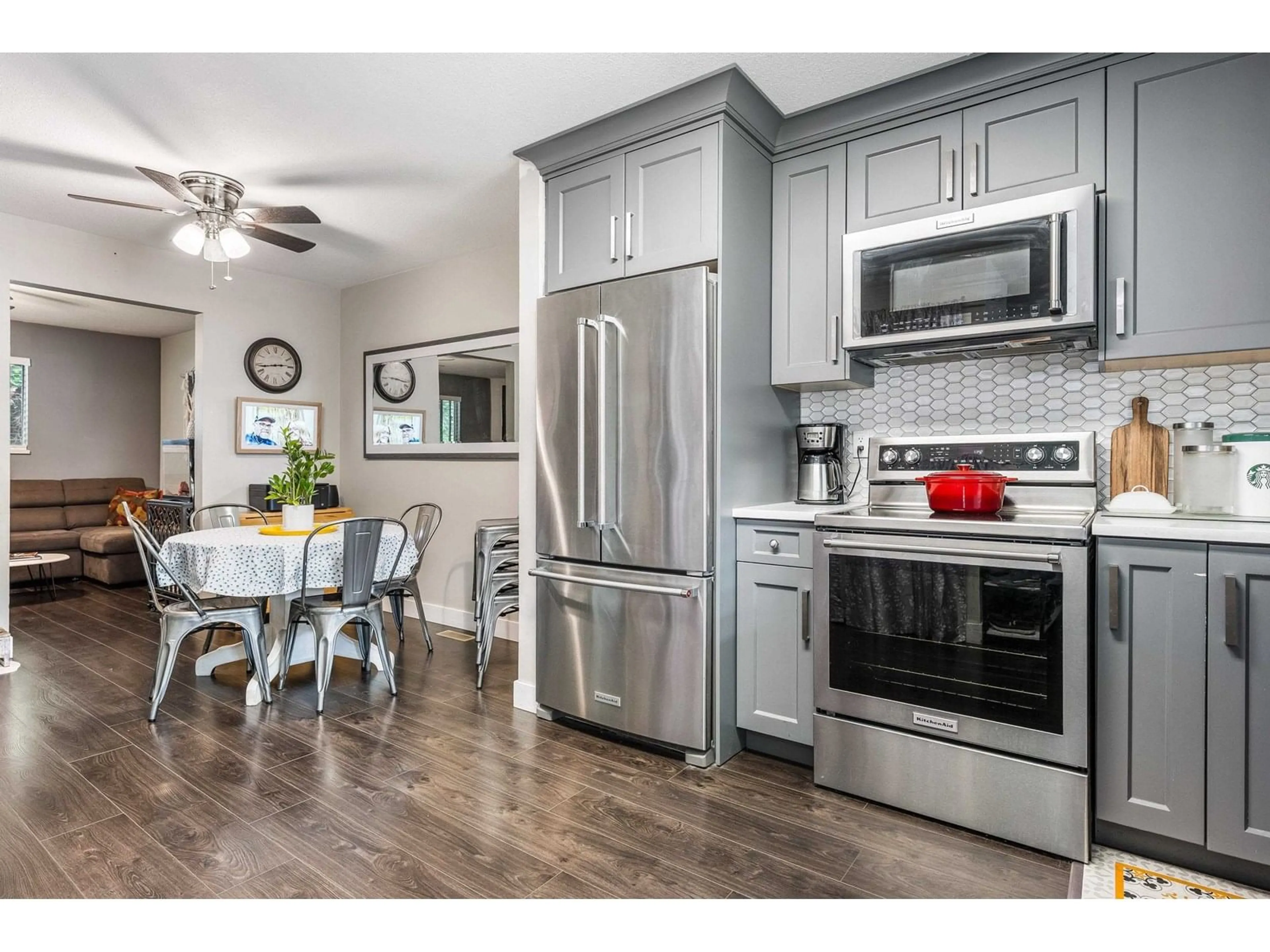 Open concept kitchen, unknown for 2 - 9483 CORBOULD STREET, Chilliwack British Columbia V2P4A7